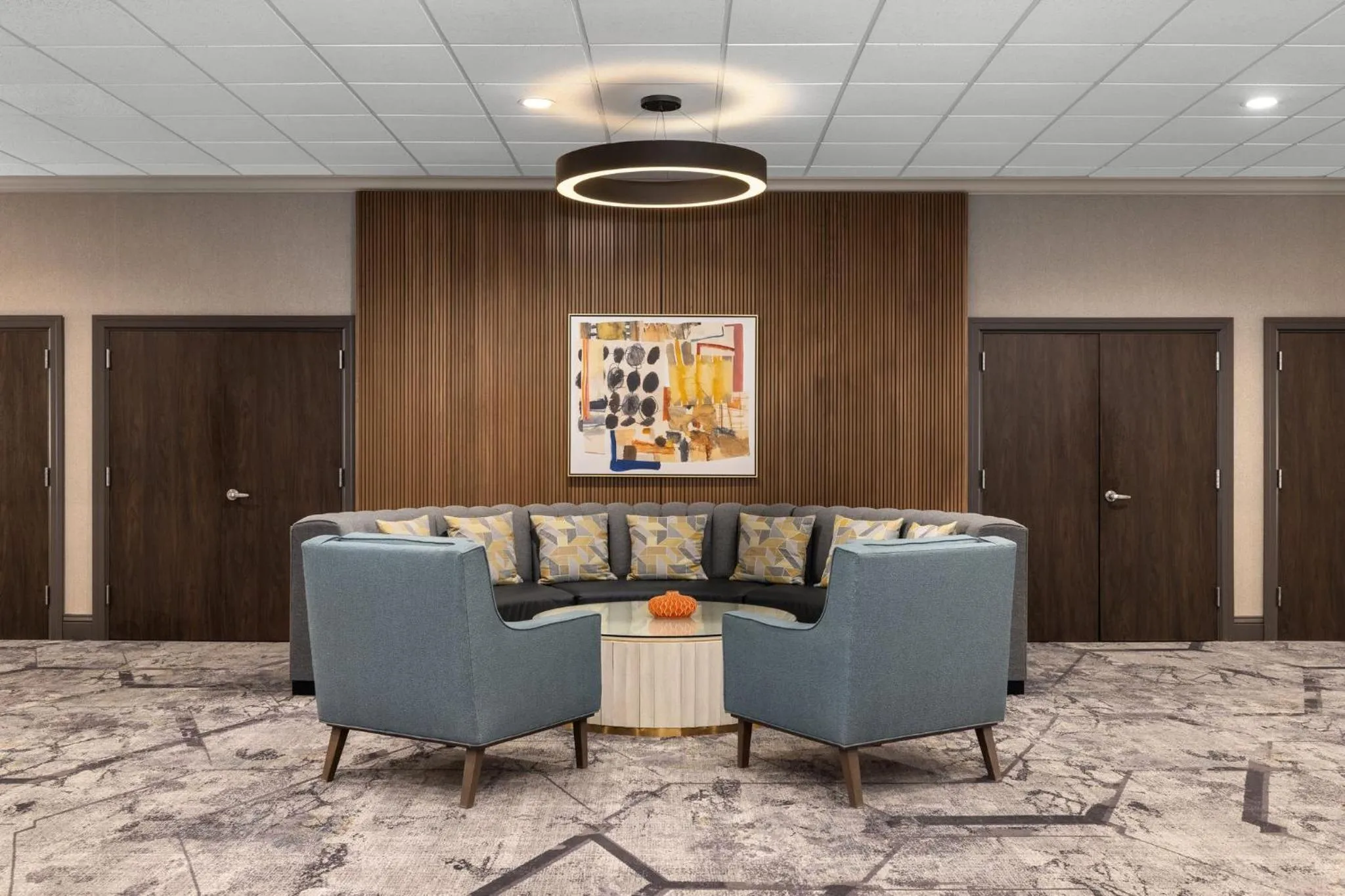 Property building in Holiday Inn Dubuque/Galena by IHG