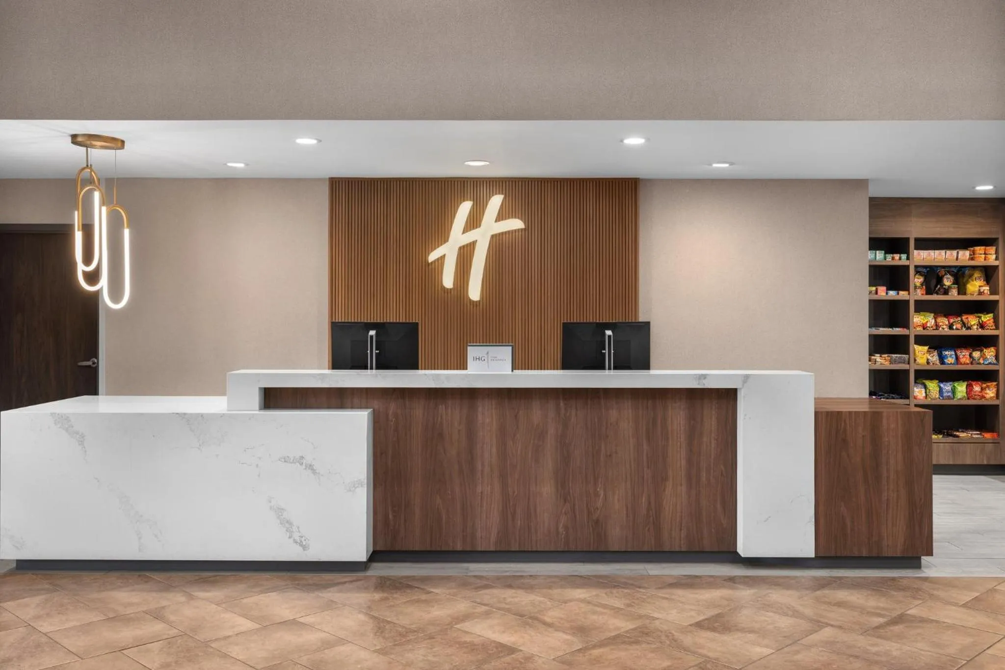 Property building in Holiday Inn Dubuque/Galena by IHG