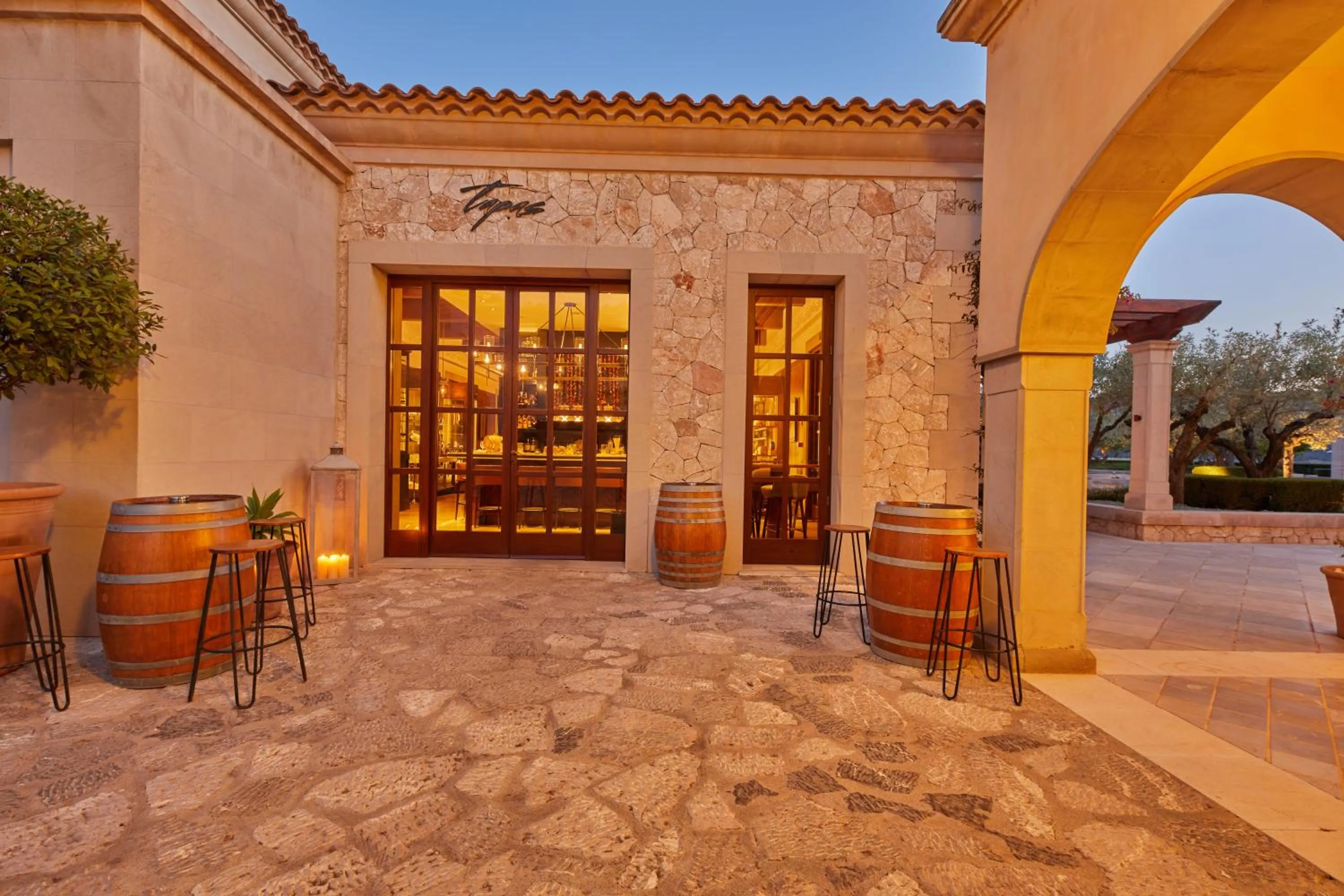 Restaurant/places to eat in CAP VERMELL GRAND HOTEL