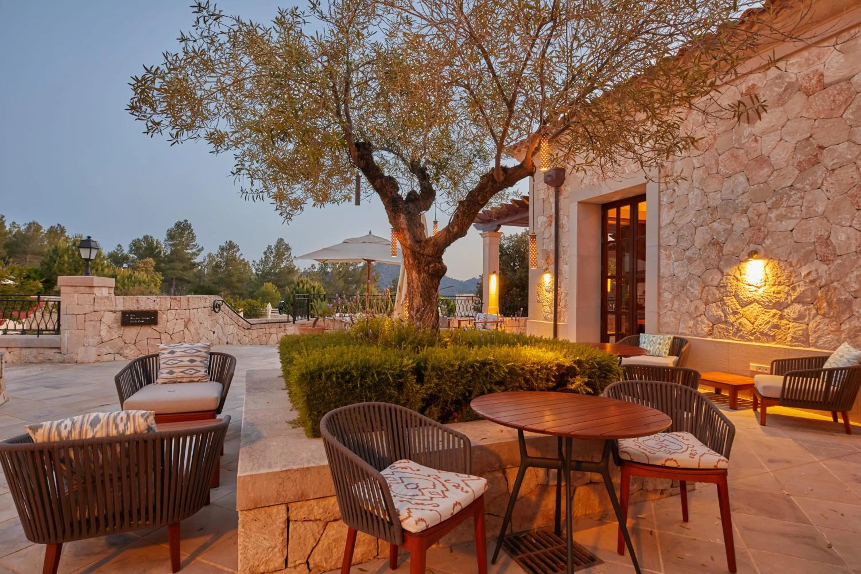 Restaurant/places to eat in CAP VERMELL GRAND HOTEL