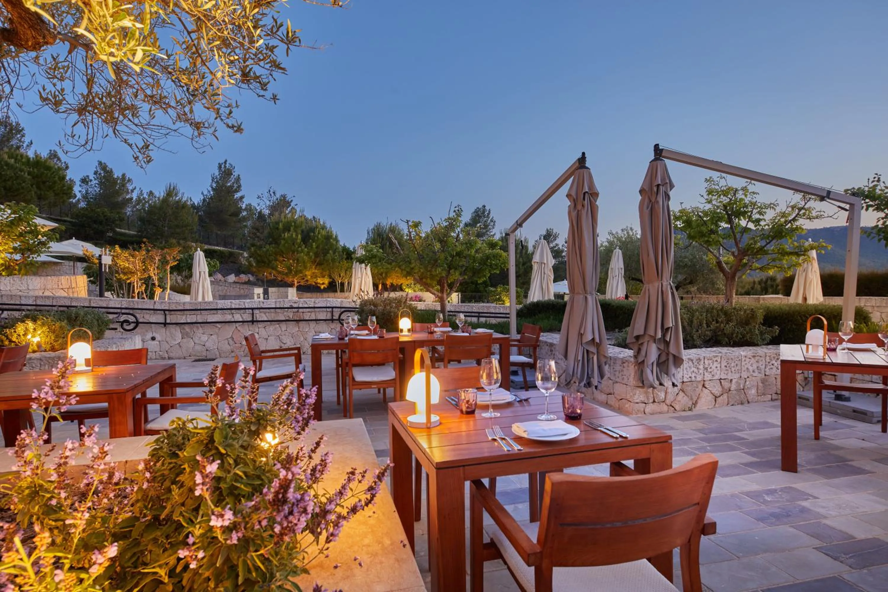 Restaurant/places to eat in CAP VERMELL GRAND HOTEL