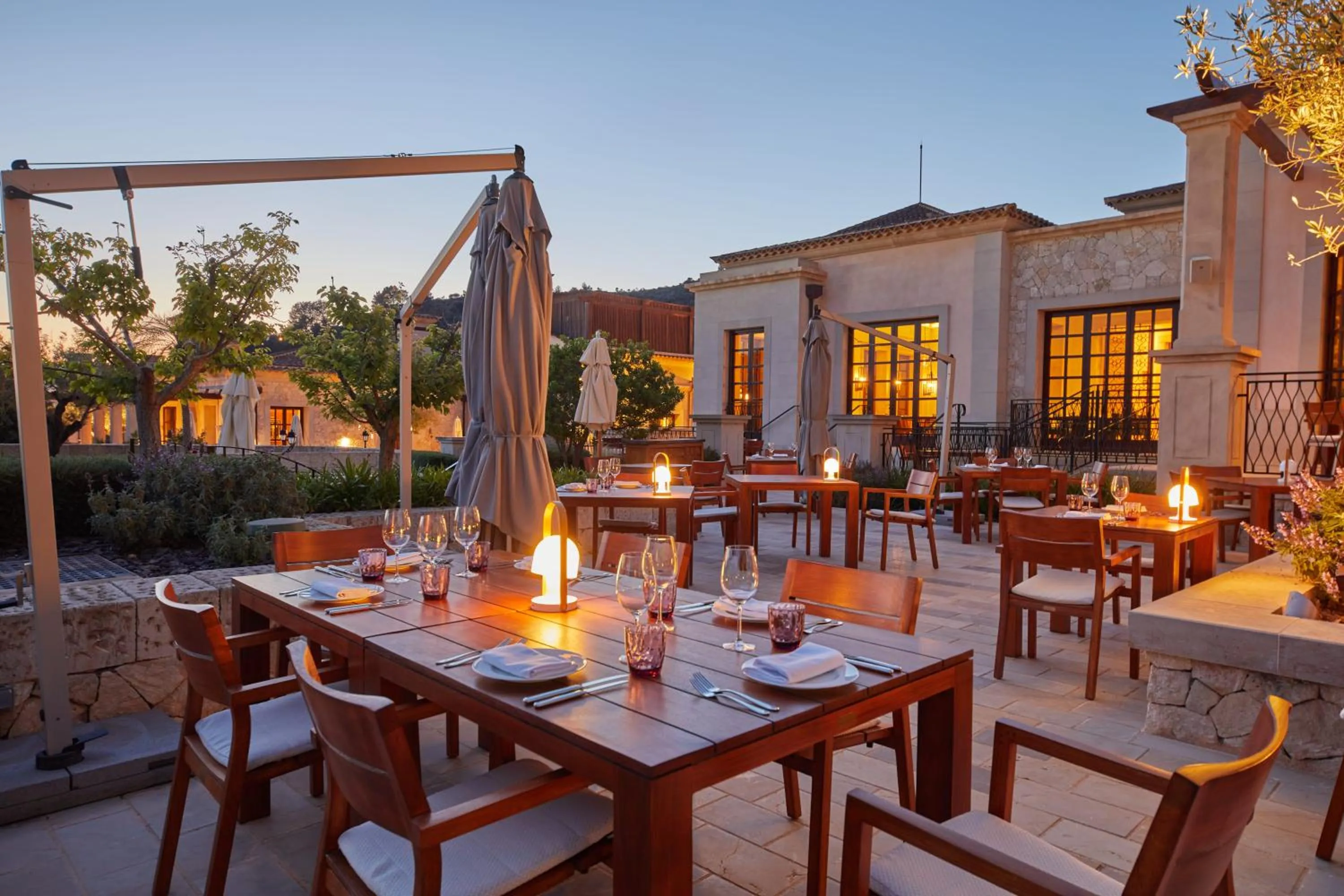 Restaurant/places to eat in CAP VERMELL GRAND HOTEL