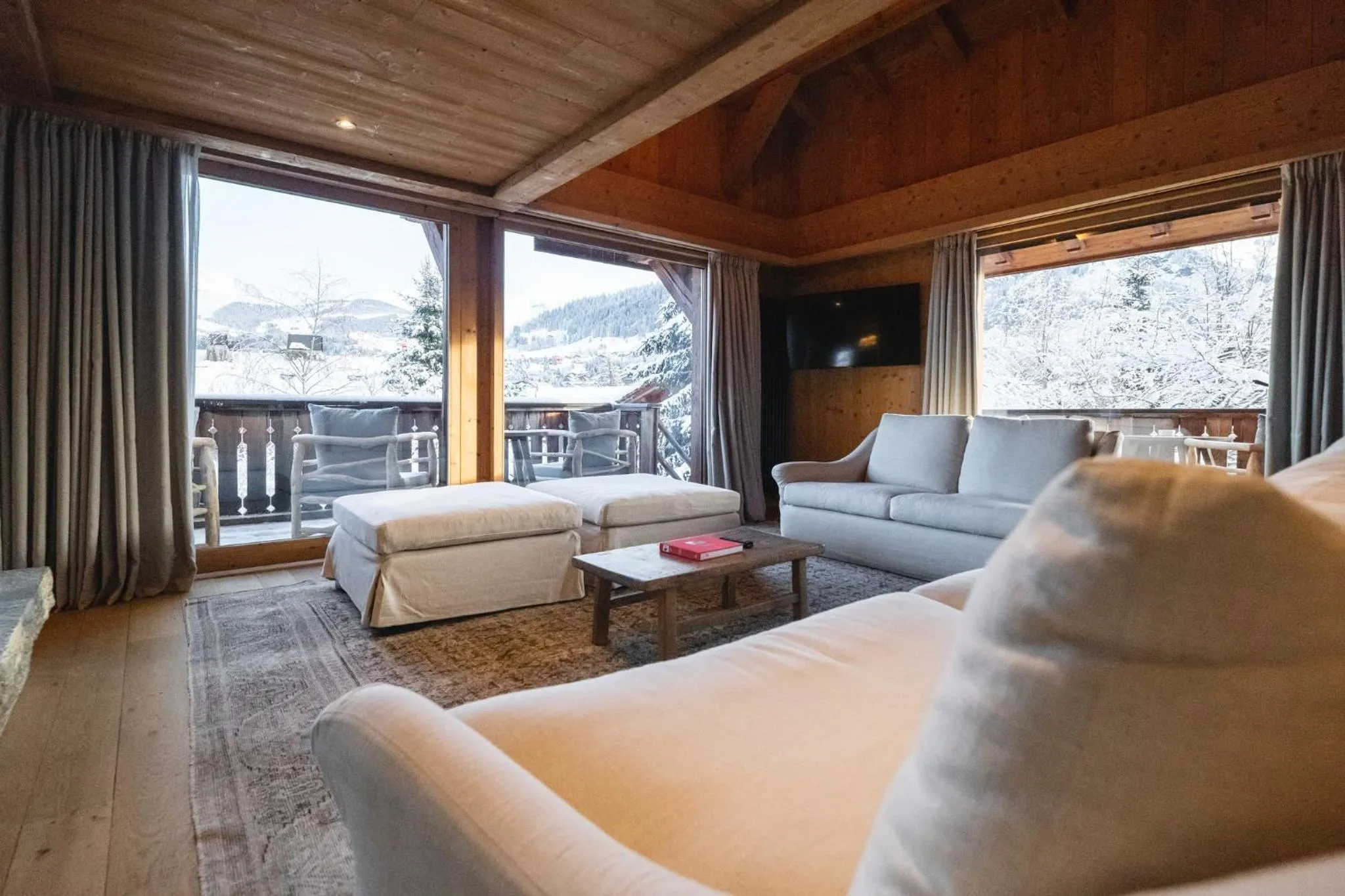 Photo of the whole room in L'Alpaga, a Beaumier hotel