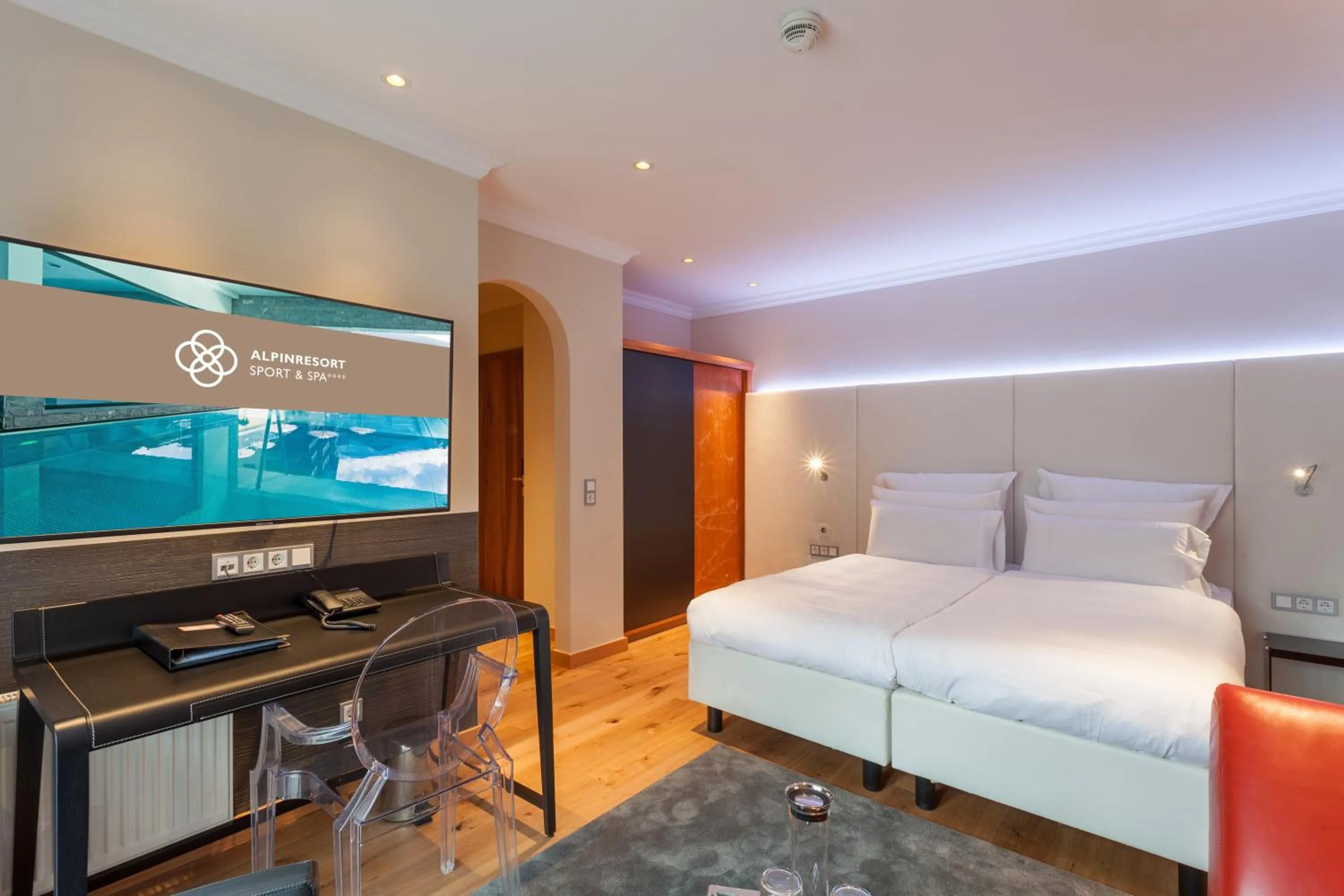 Photo of the whole room, Bed in Alpinresort ValSaa - Sport & Spa