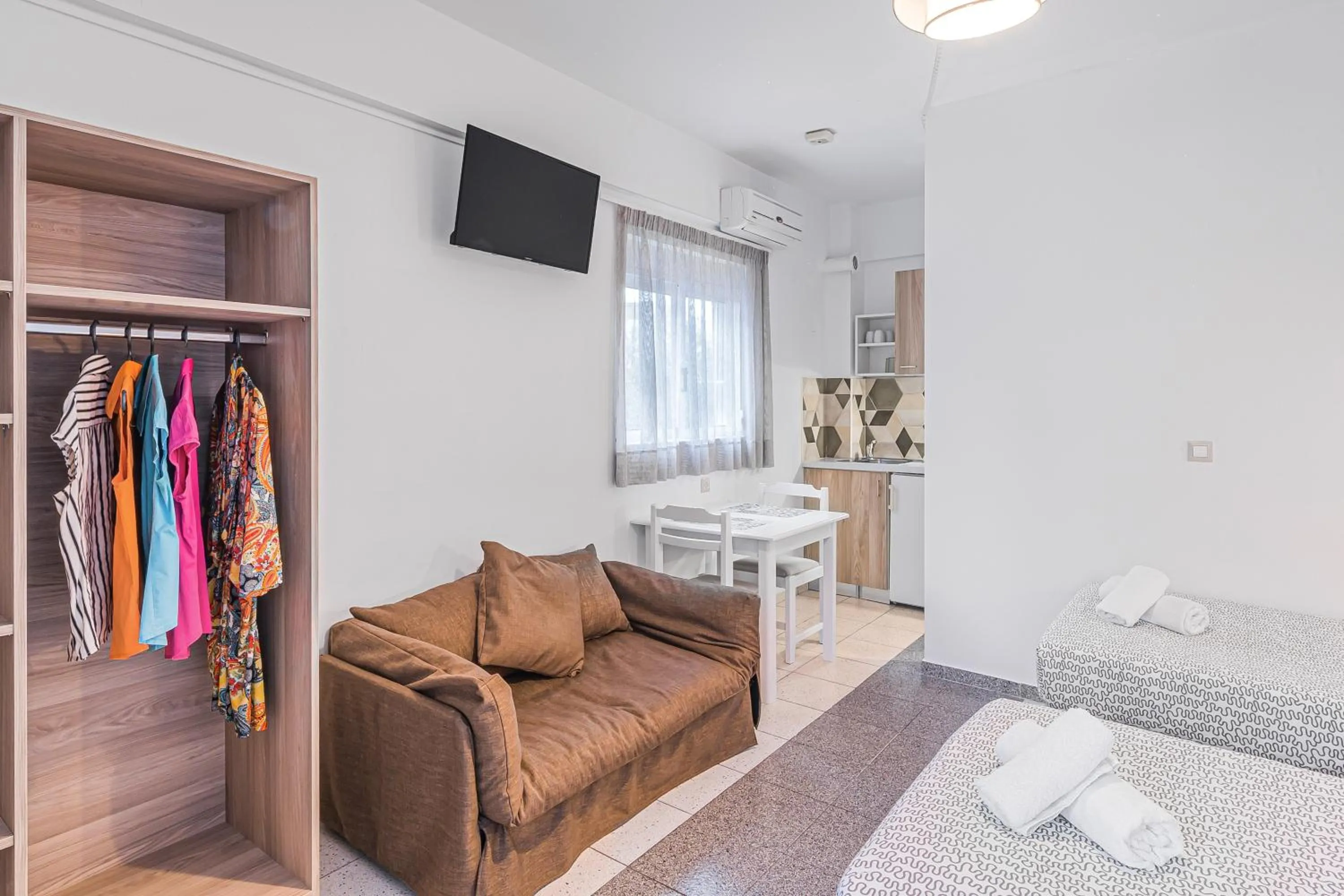 TV and multimedia, Bed in Happy Days