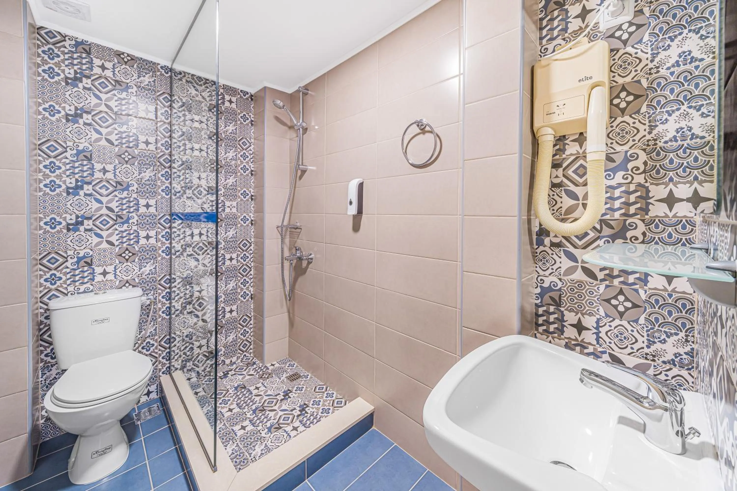 Shower in Happy Days