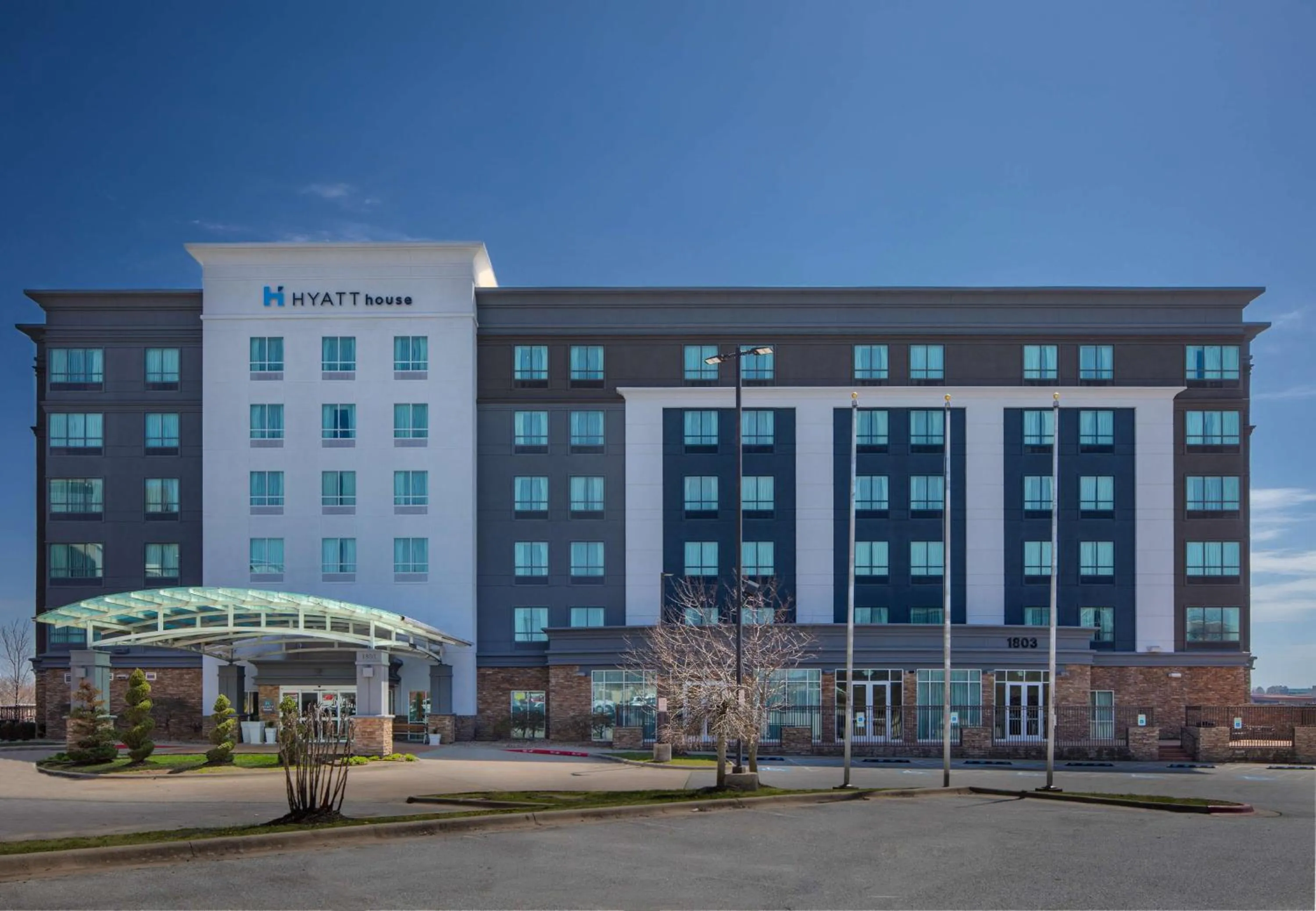 Property building in Hyatt House Bentonville Rogers