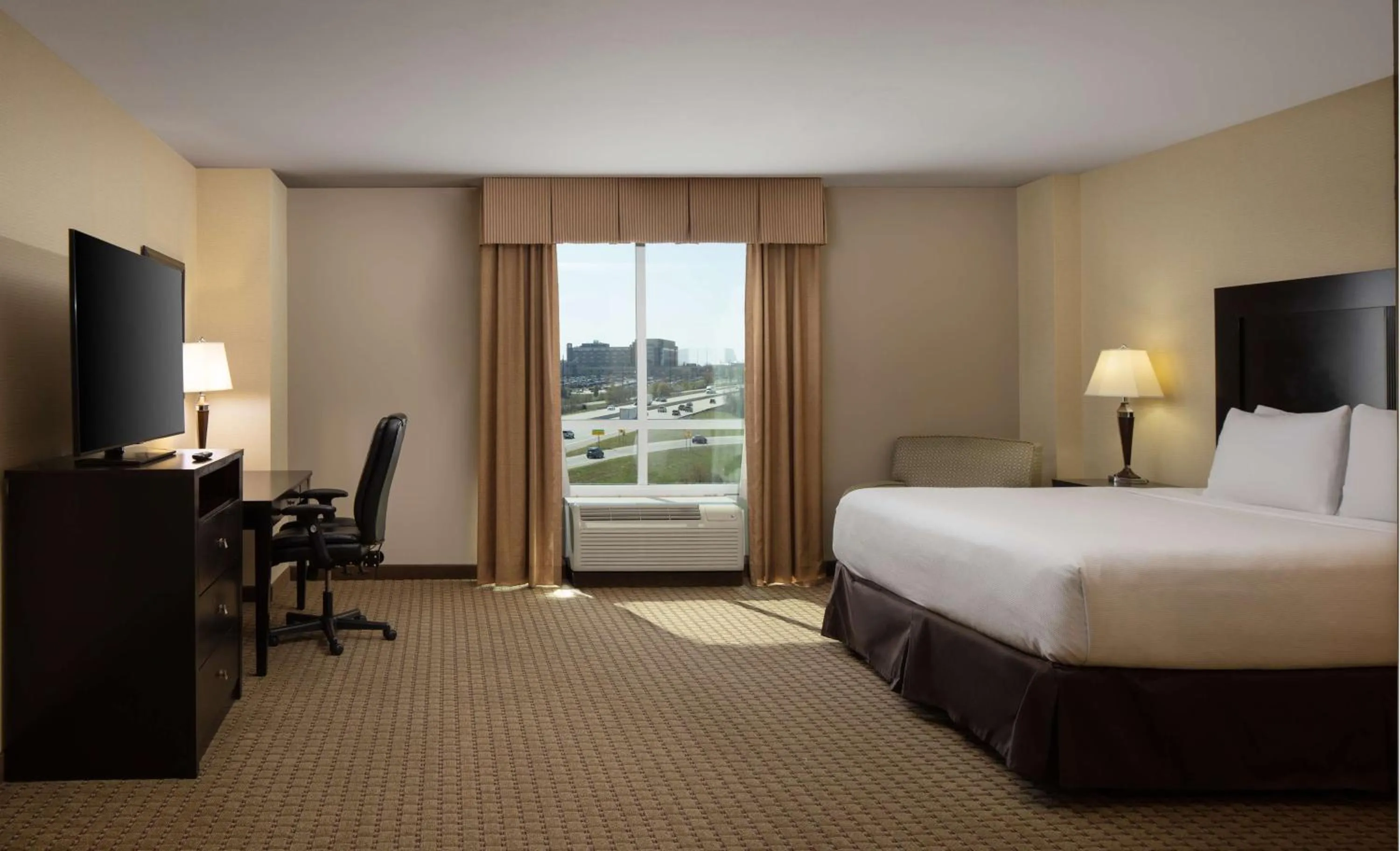 Bedroom, Bed in Hyatt House Bentonville Rogers