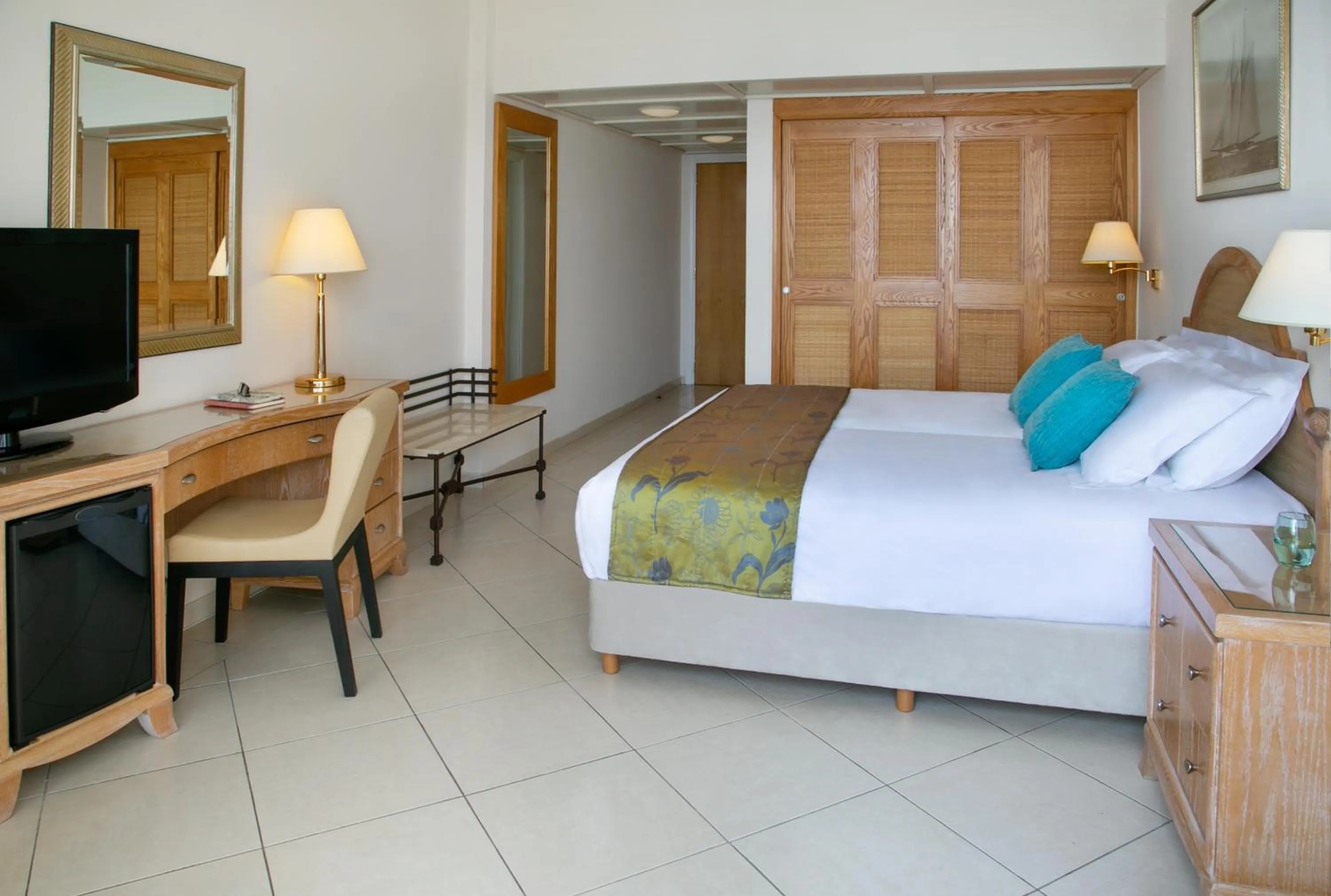 Photo of the whole room, Bed in Atlantica Miramare Beach