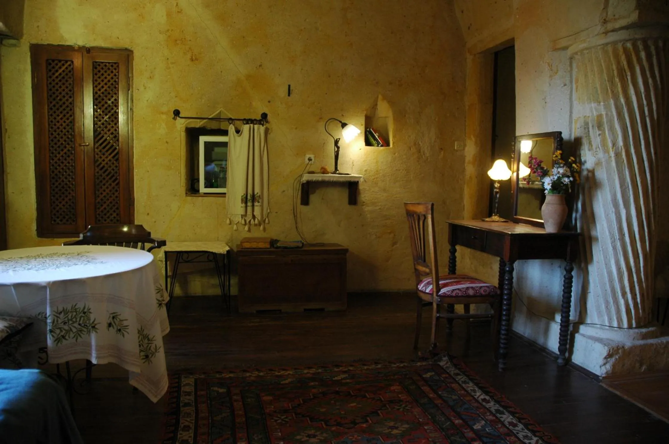 Decorative detail, Bed in Elkep Evi Cave Hotel