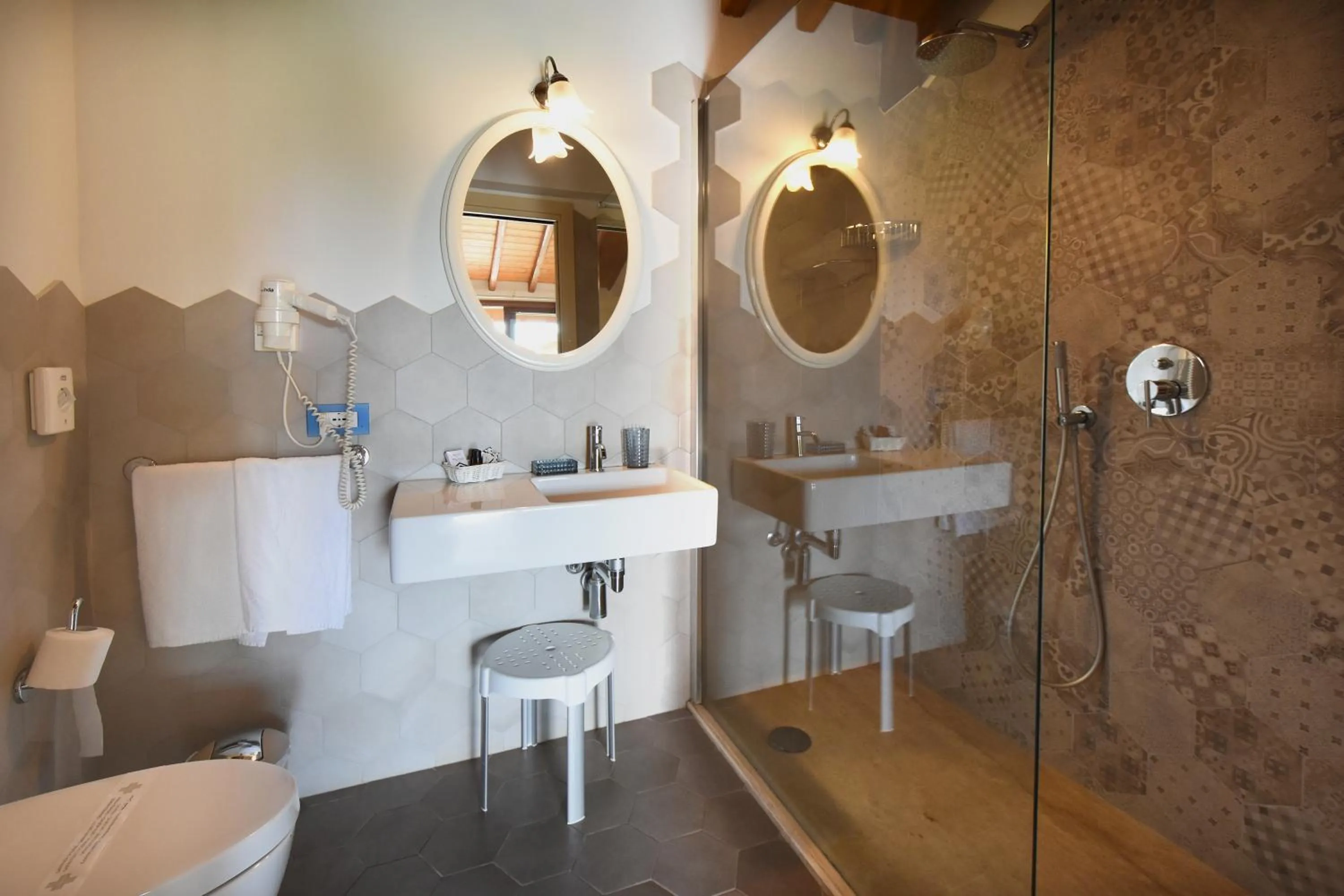 Bathroom in Le Anfore Hotel