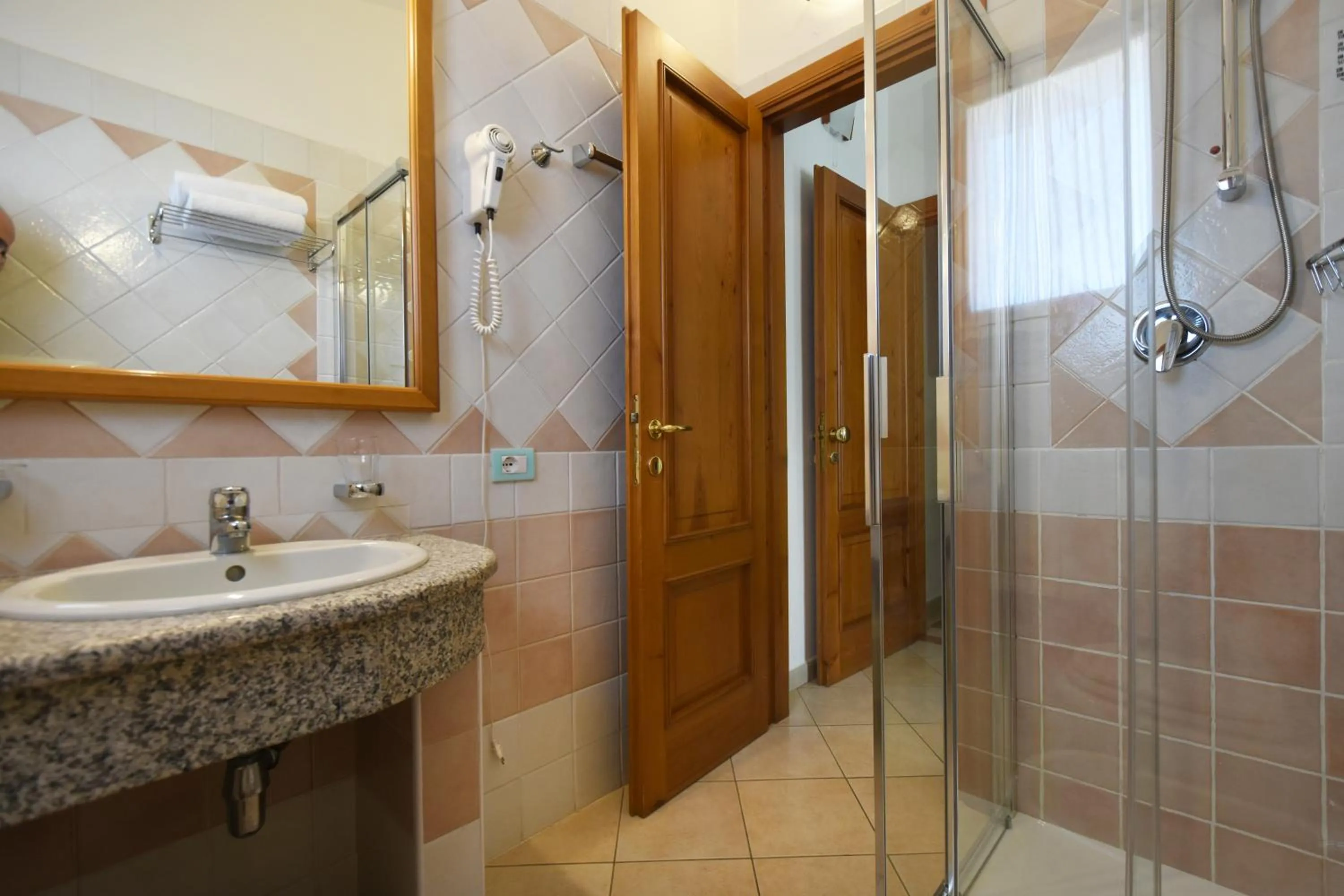 Bathroom in Le Anfore Hotel