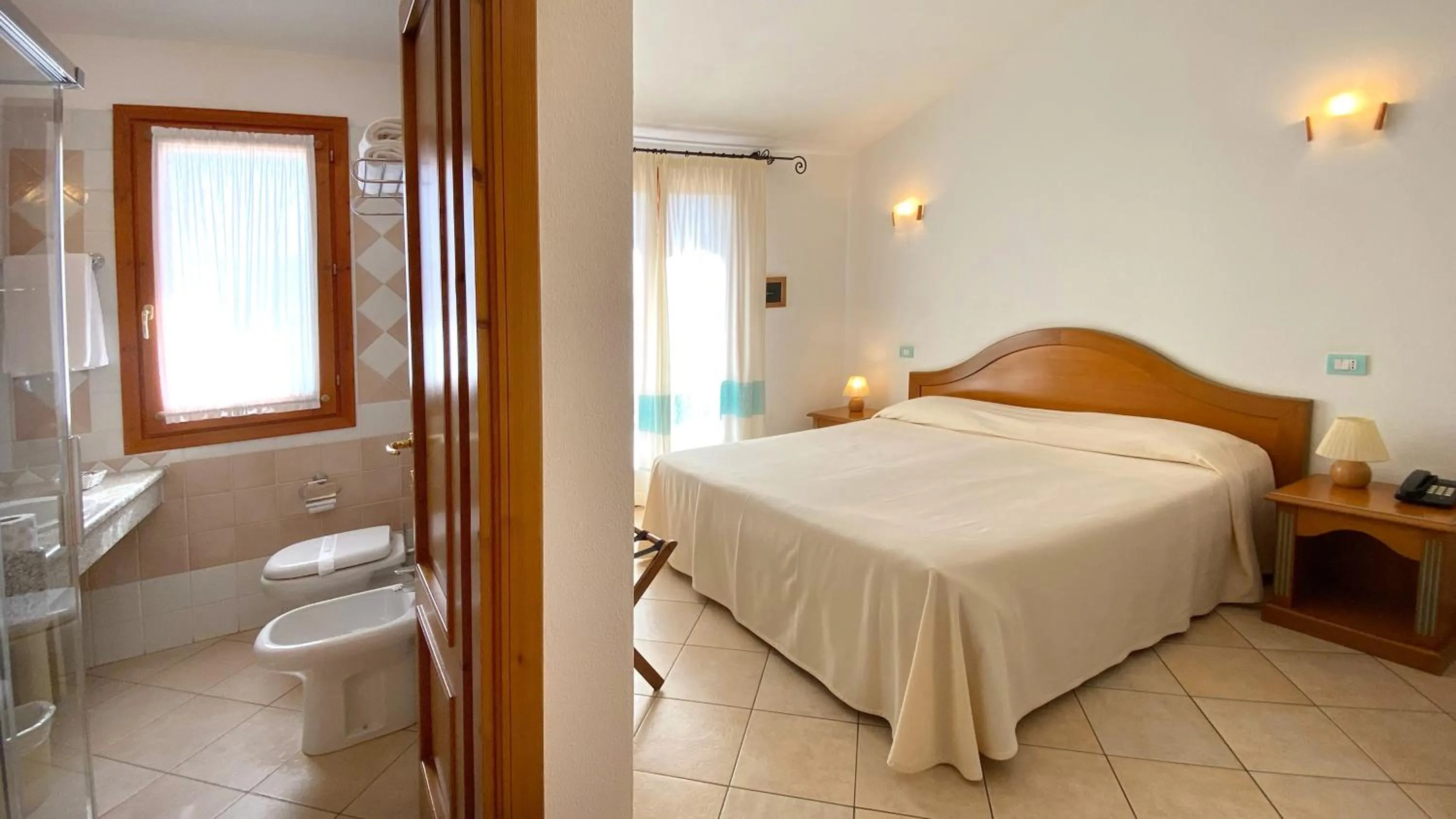 Photo of the whole room, Bed in Le Anfore Hotel