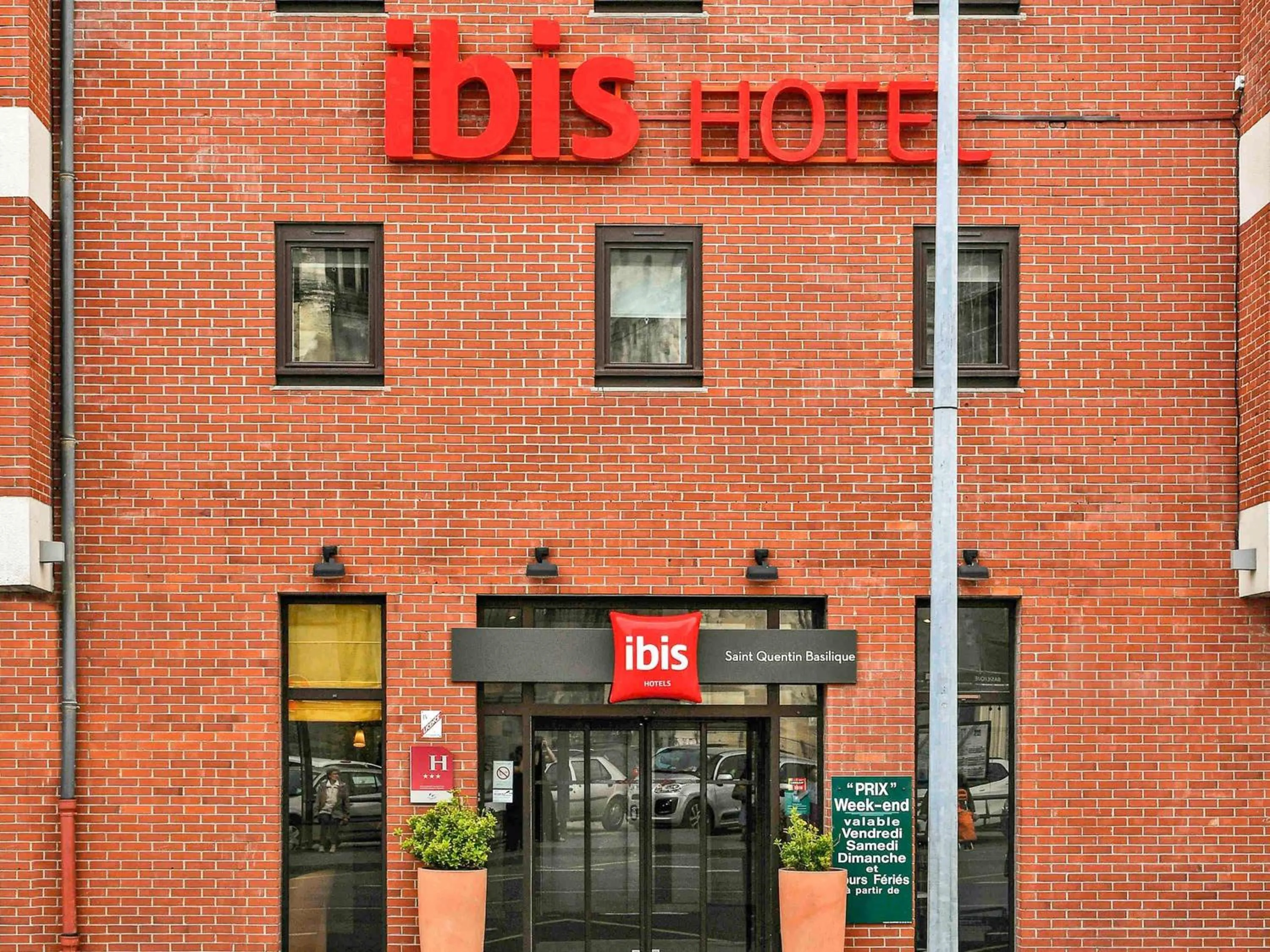 Property building in ibis Saint Quentin Basilique