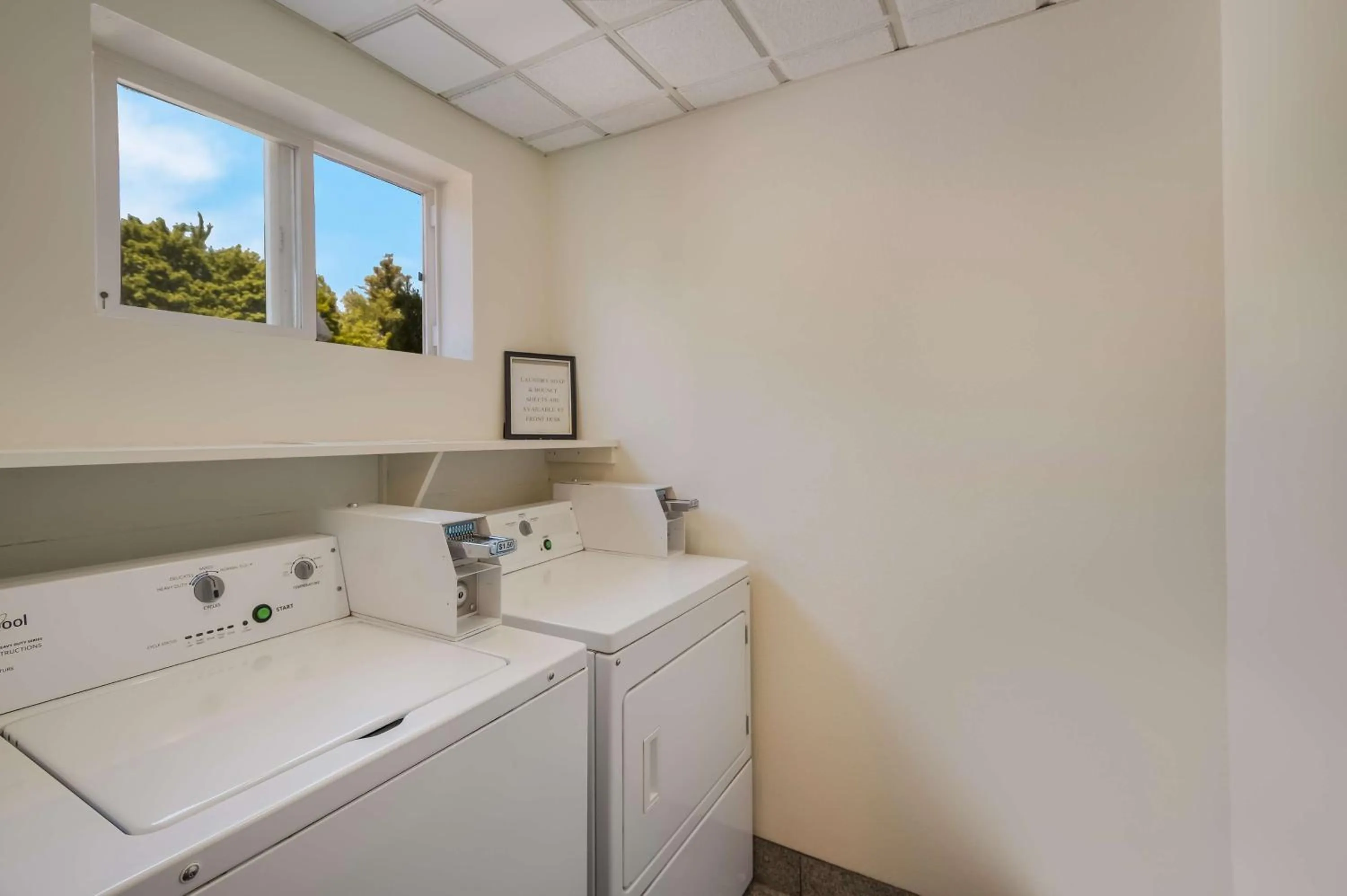 Property building in Best Western Cottage Grove Inn