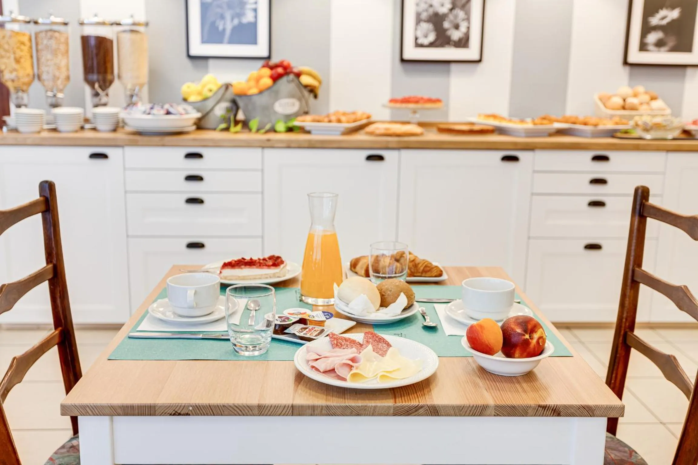 Dining area in Hotel Admiral