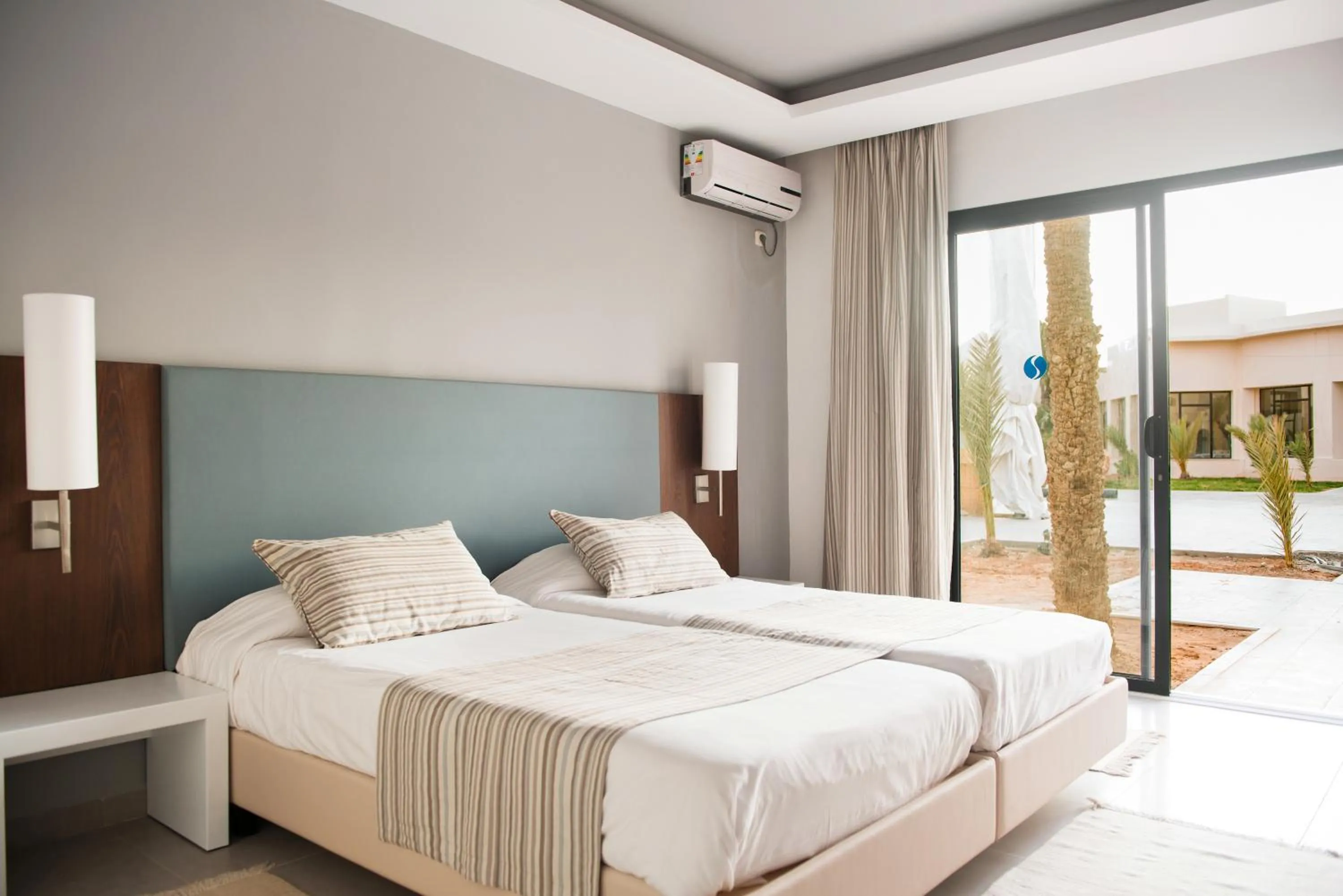 Bedroom, Bed in Cesar Thalasso