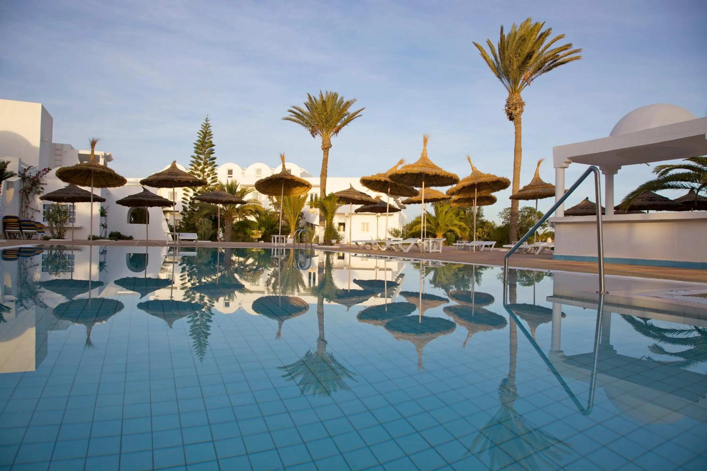 Swimming pool in Cesar Thalasso