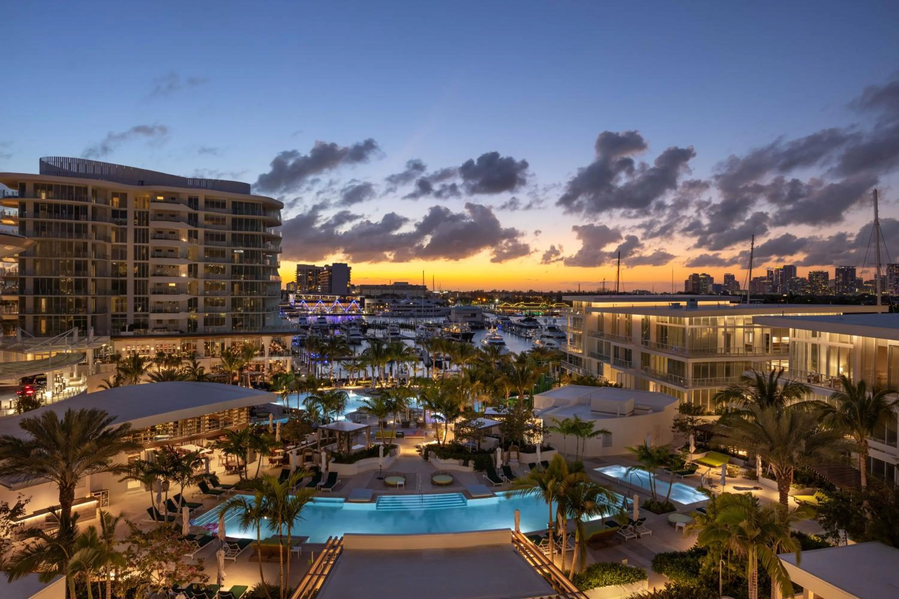 Swimming pool in Pier Sixty-Six