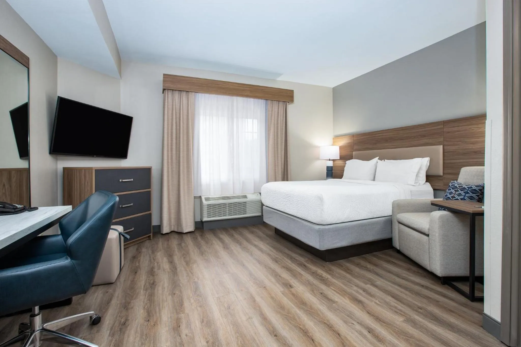 Photo of the whole room, Bed in Candlewood Suites Conway by IHG