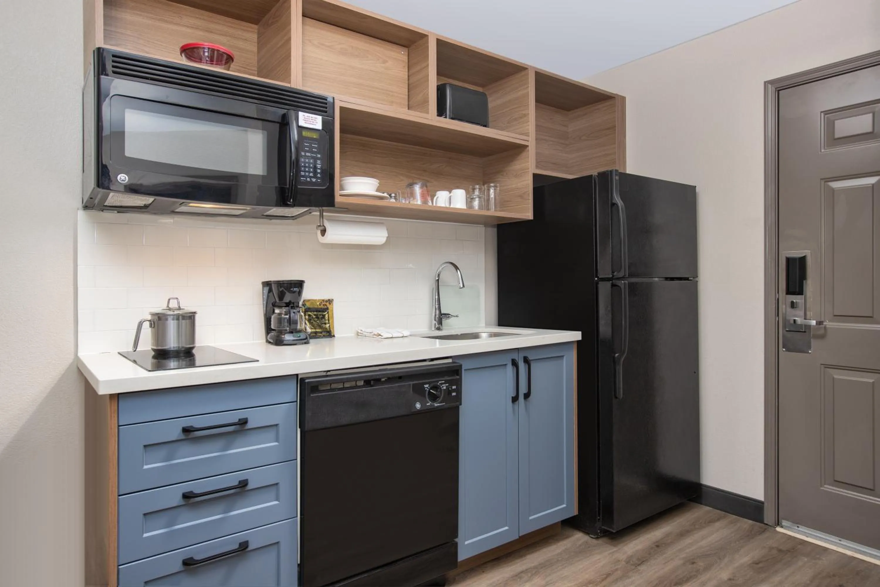 Kitchen or kitchenette in Candlewood Suites Conway by IHG