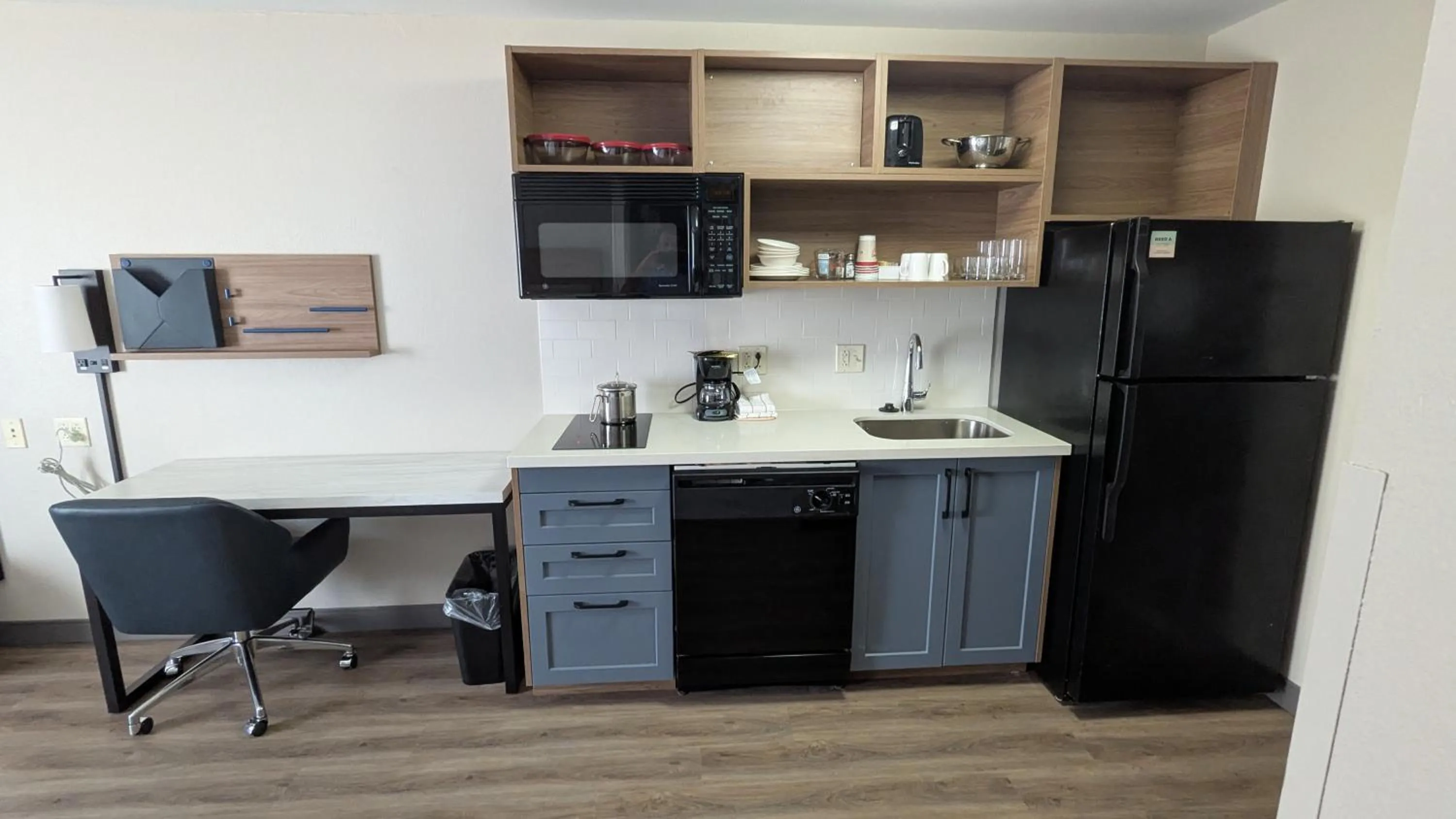 Coffee/tea facilities in Candlewood Suites Conway by IHG