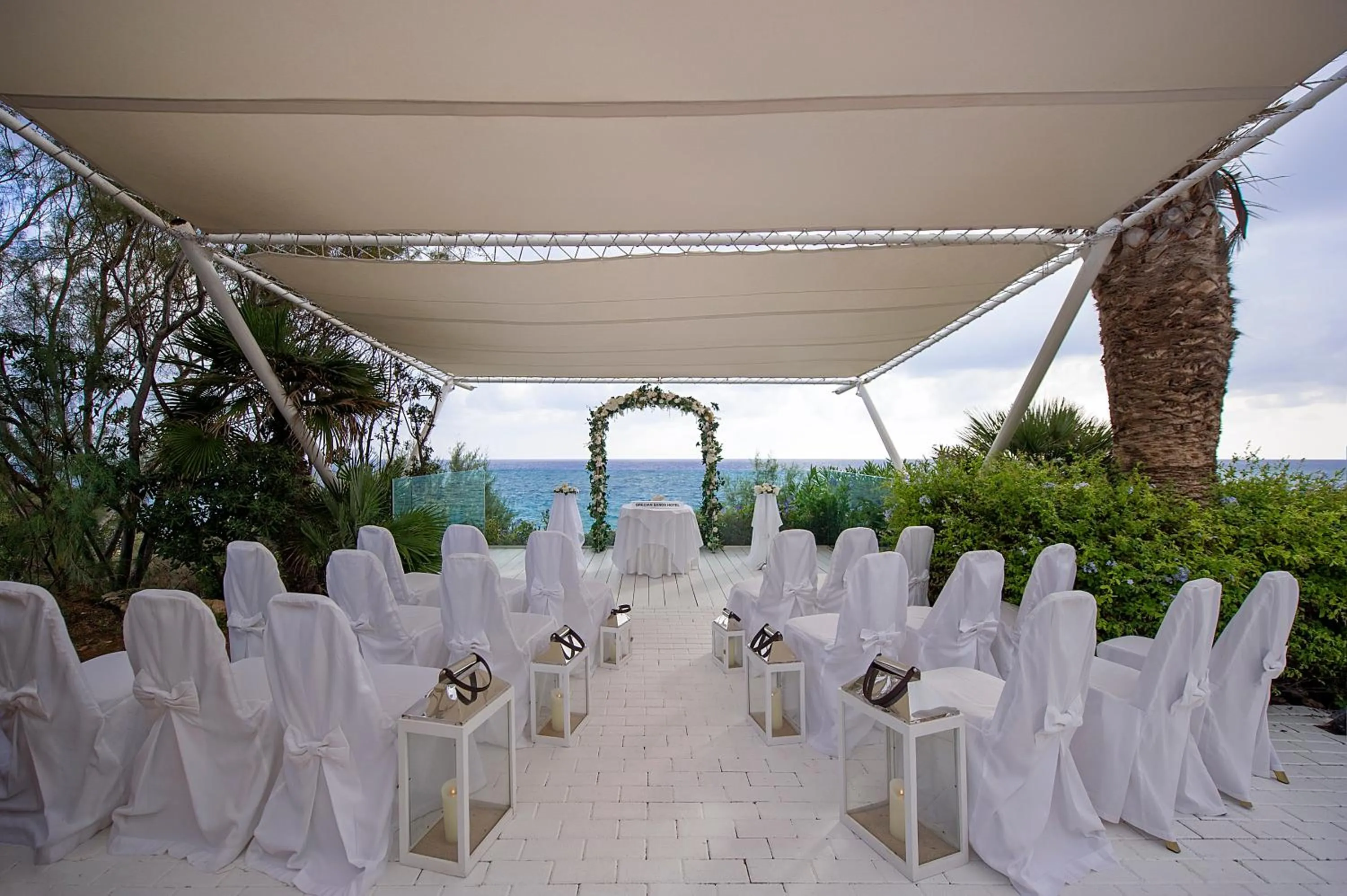 Area and facilities in Grecian Sands Hotel