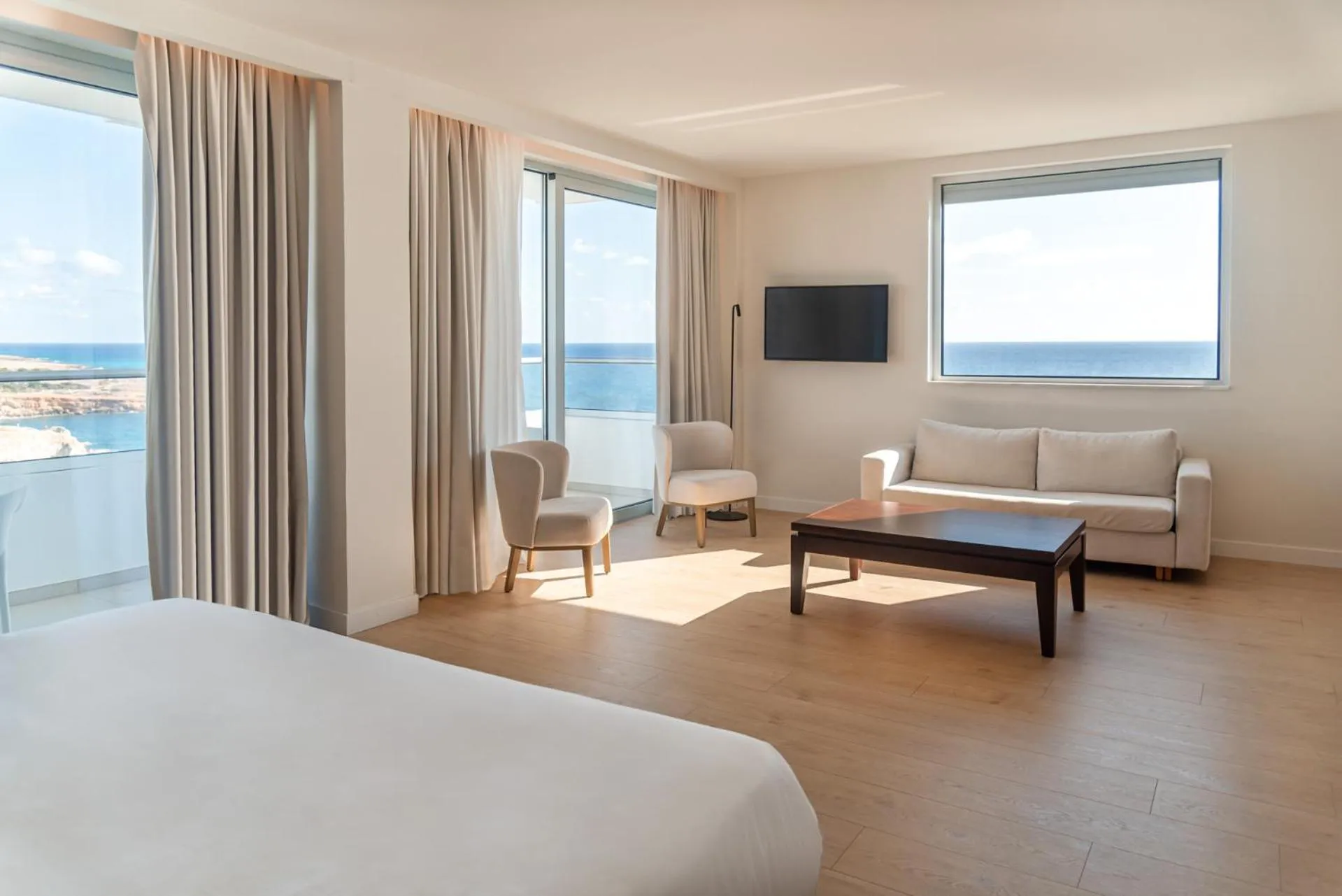 Bed in Grecian Sands Hotel