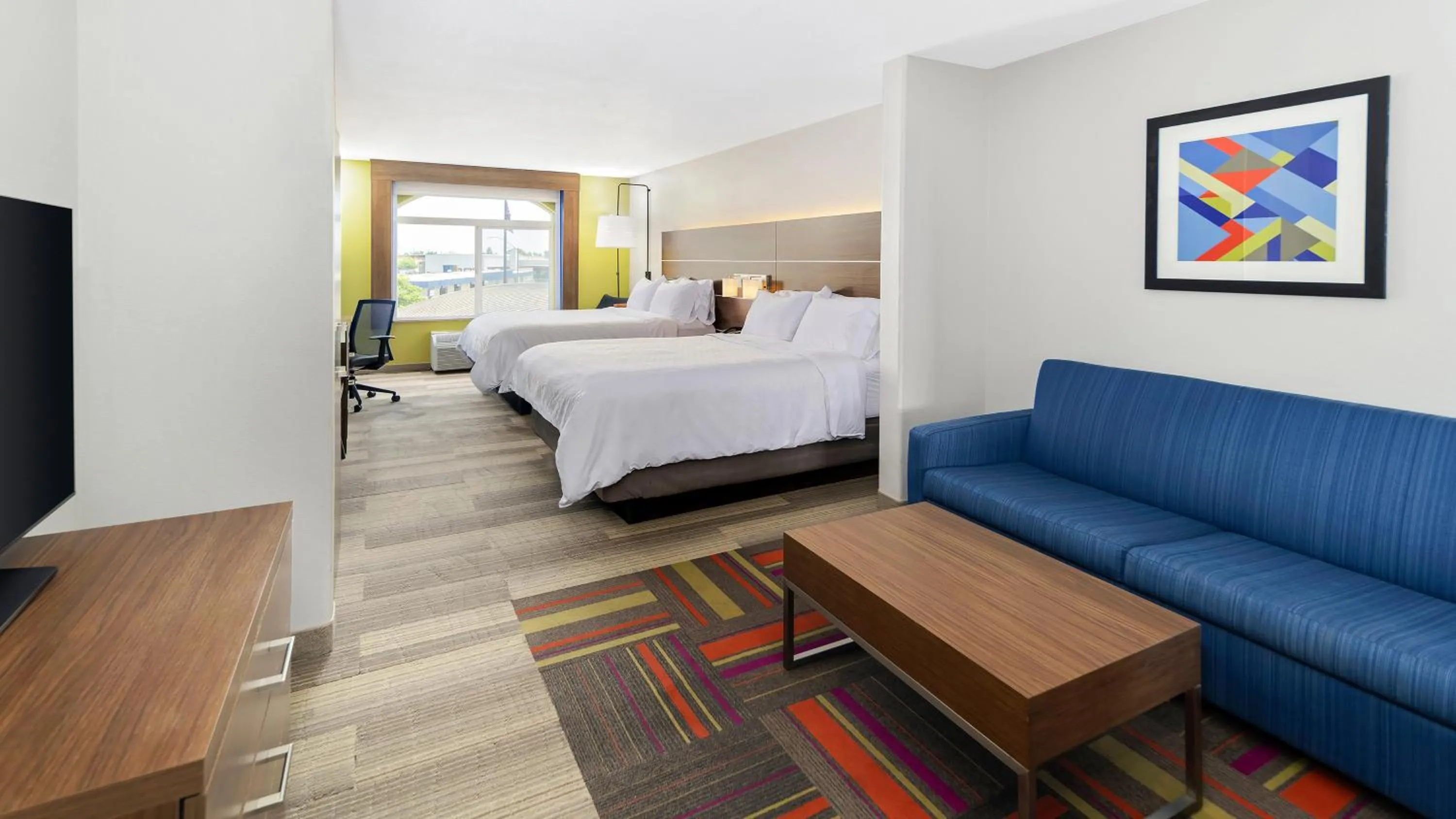 Bedroom, Bed in Holiday Inn Express & Suites Dinuba West by IHG