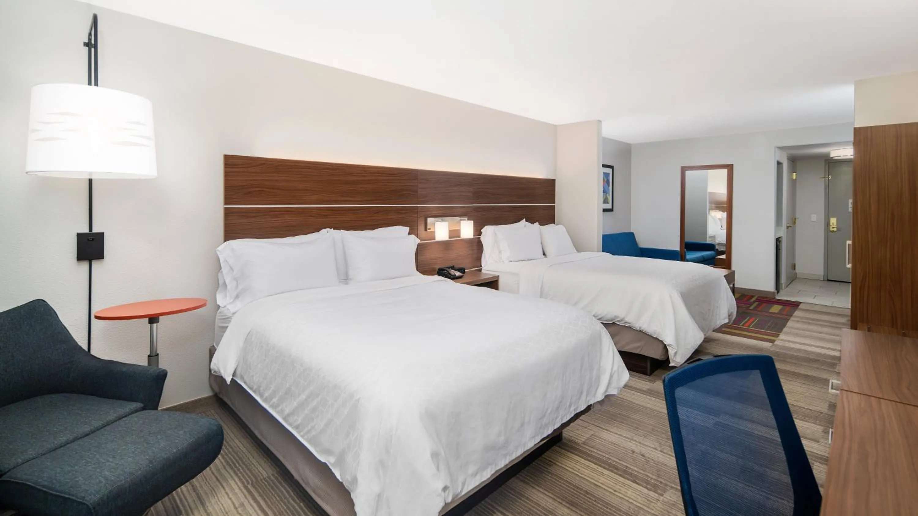 Photo of the whole room, Bed in Holiday Inn Express & Suites Dinuba West by IHG