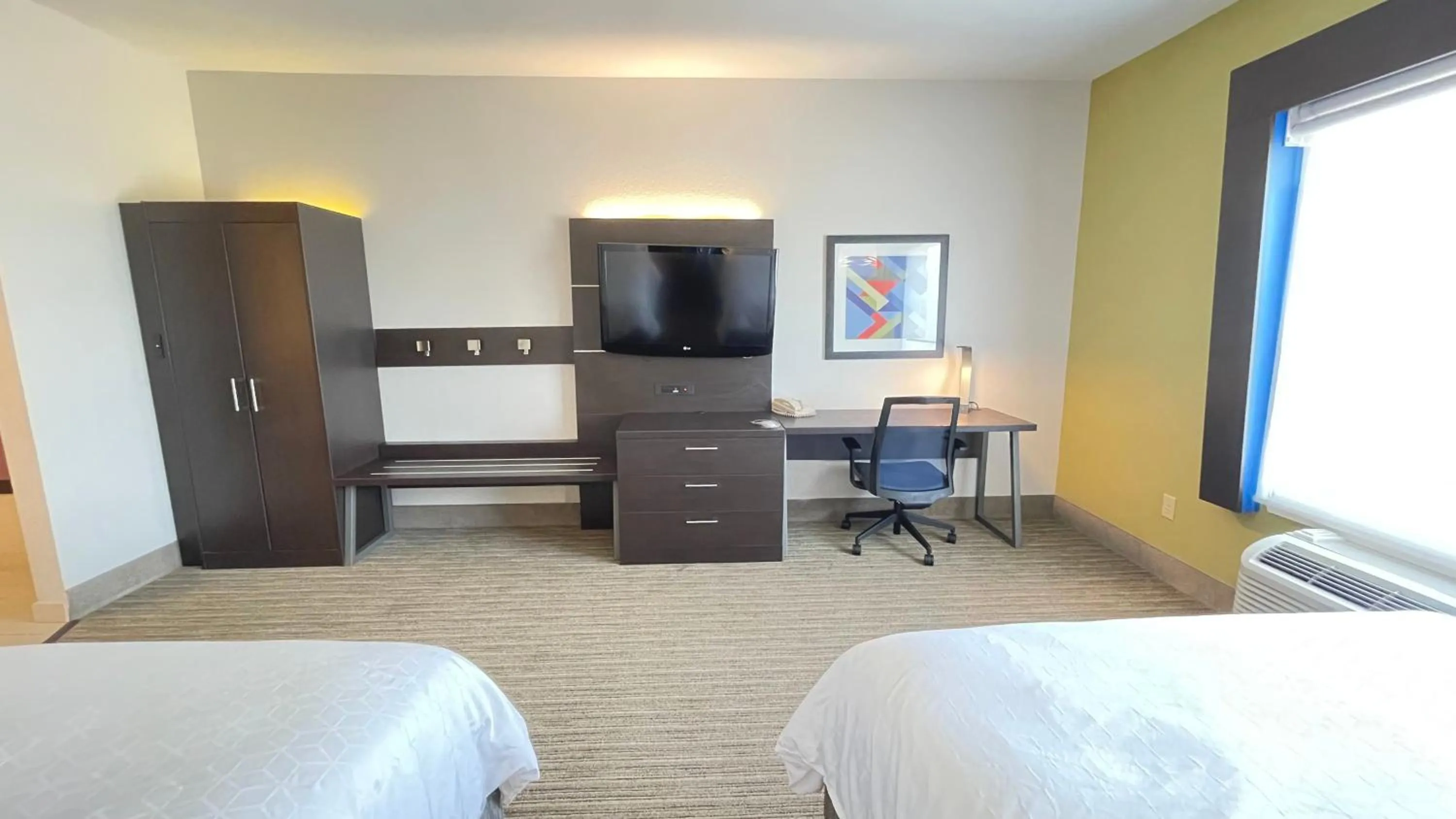 Photo of the whole room, Bed in Holiday Inn Express Hotel & Suites Decatur, TX by IHG