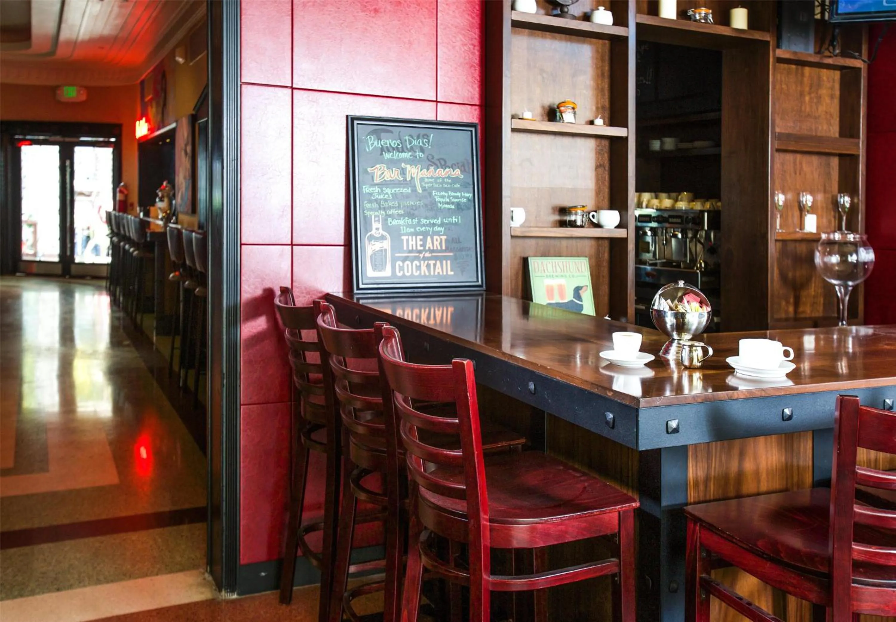 Lounge or bar in Dream South Beach, by Hyatt