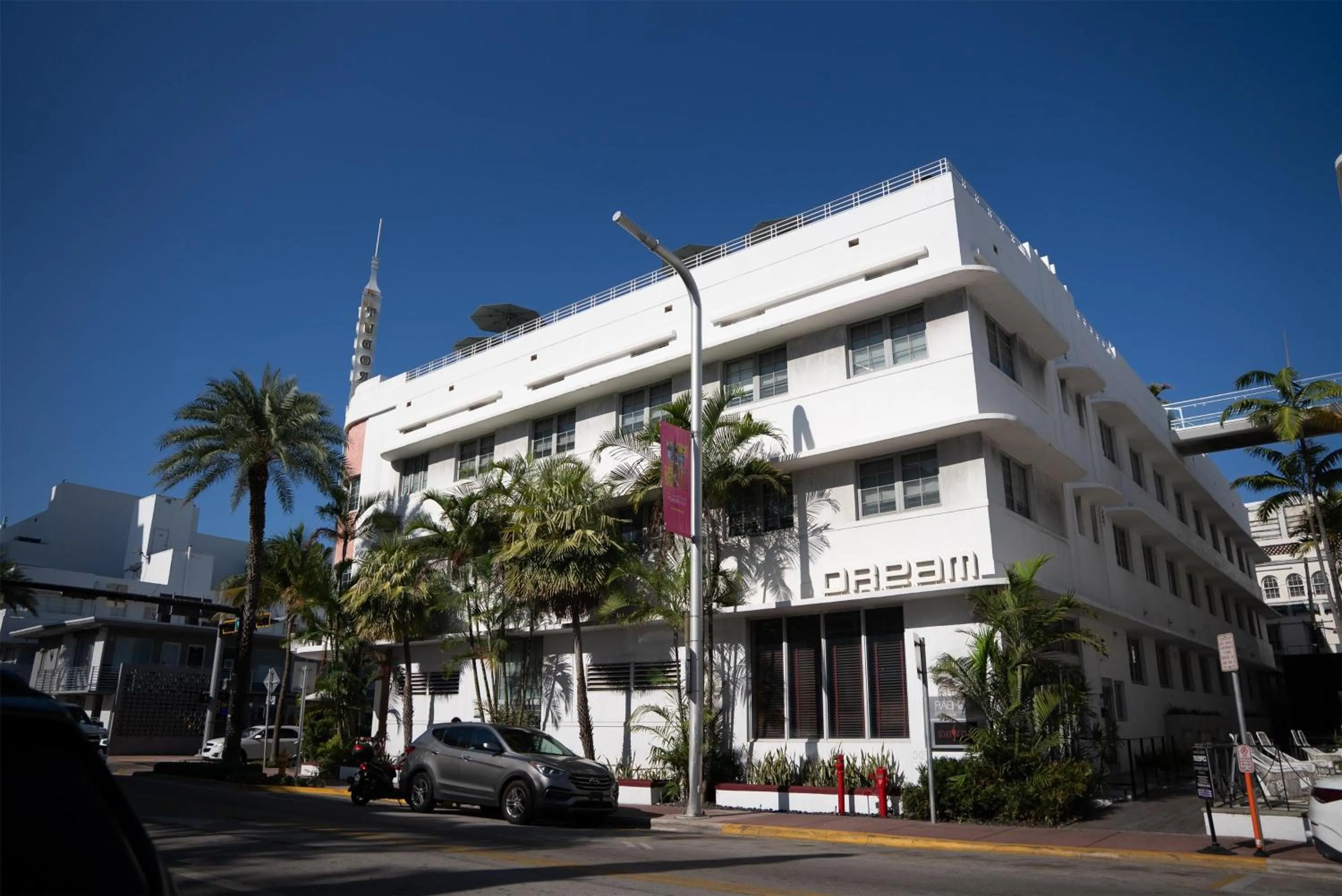 Property building in Dream South Beach, by Hyatt