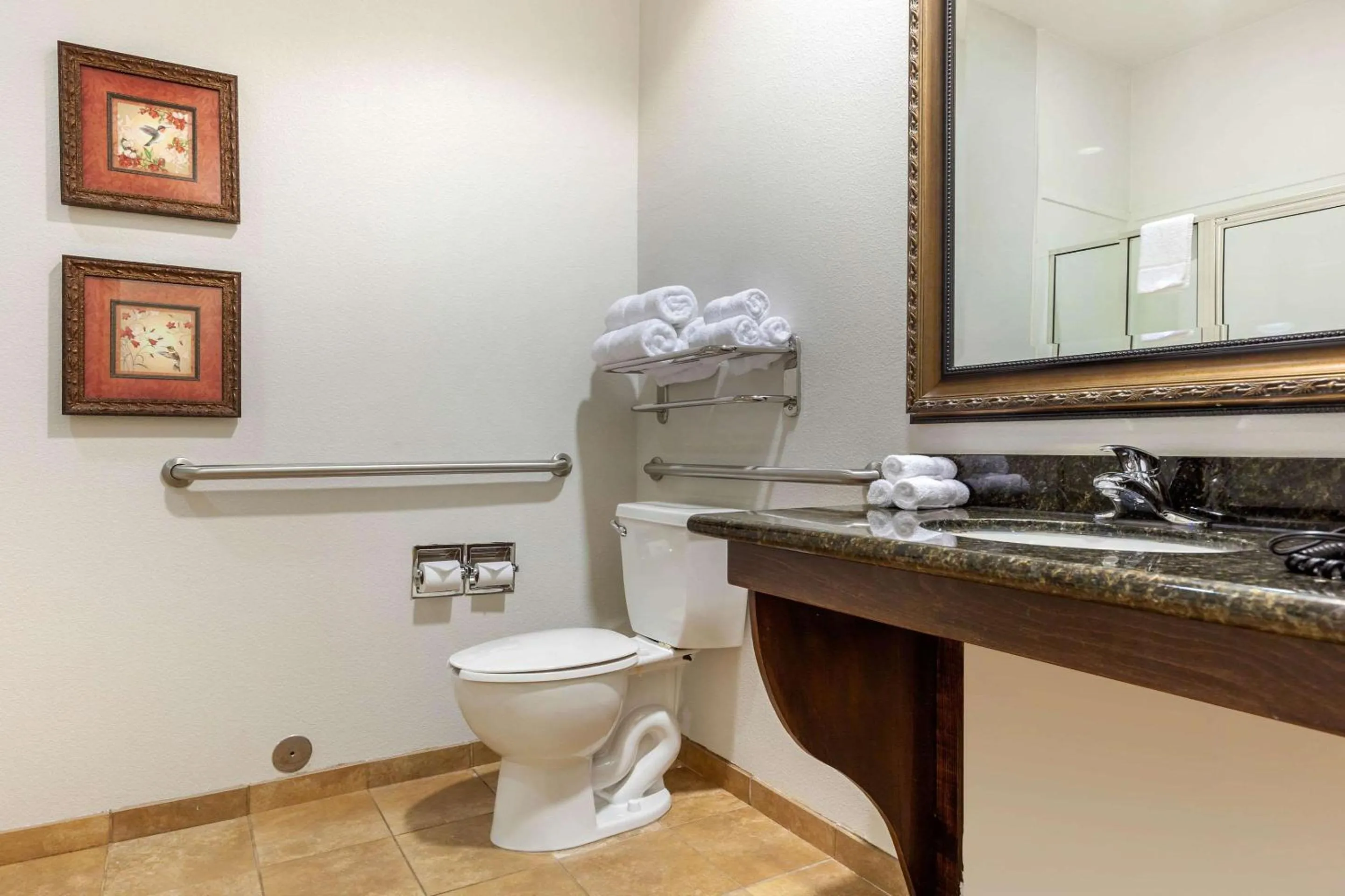 Bedroom in Clarion Pointe Sulphur Springs