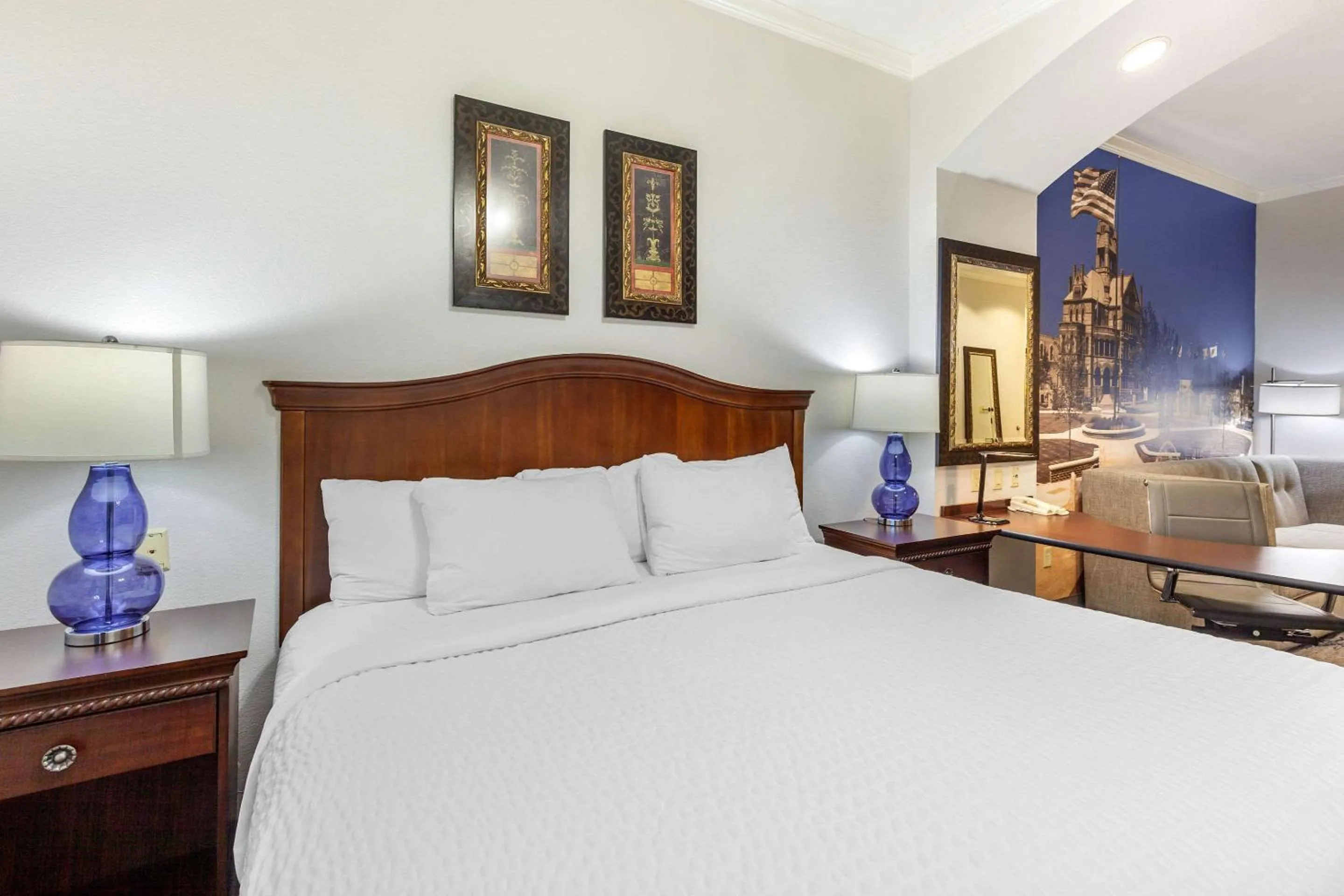 Bedroom, Bed in Clarion Pointe Sulphur Springs