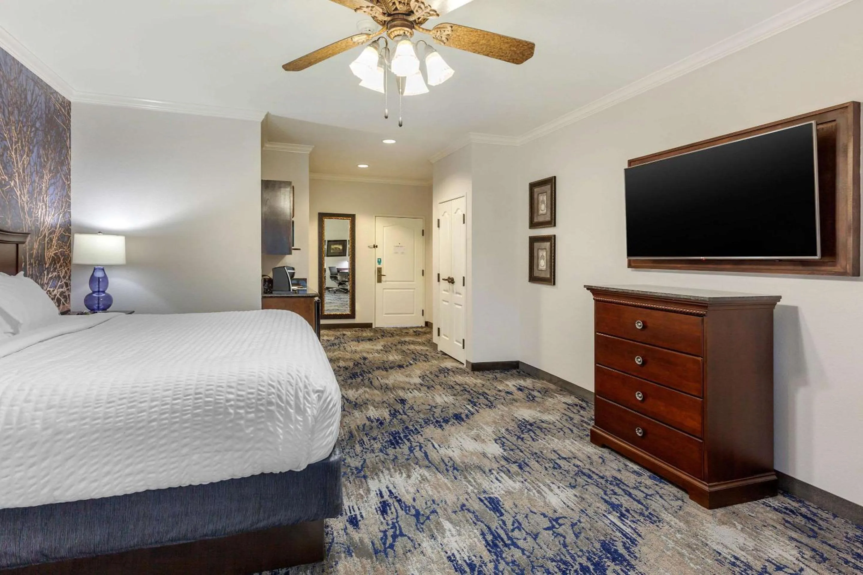 Bedroom, Bed in Clarion Pointe Sulphur Springs