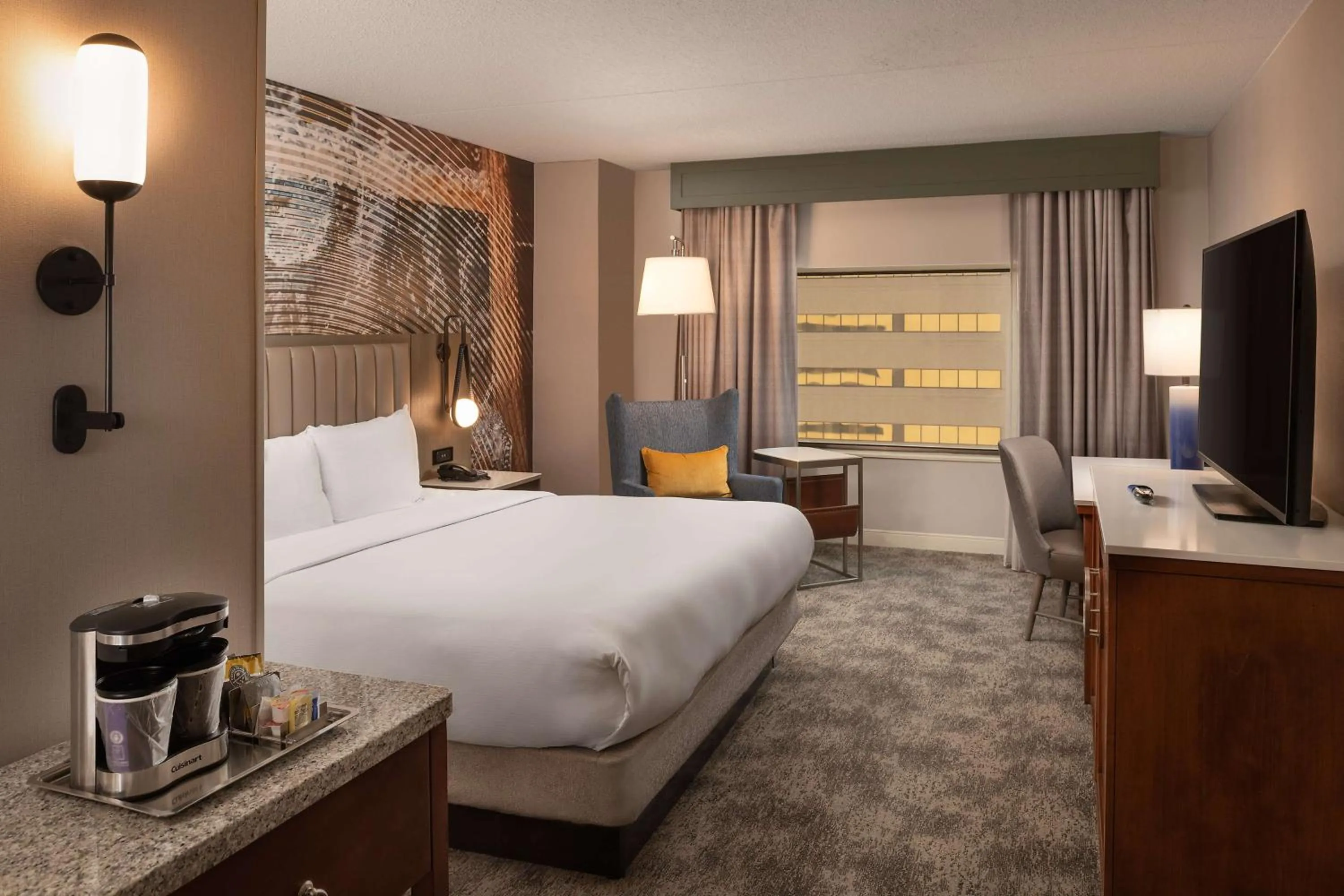 Bedroom, Bed in Hilton Lexington Downtown