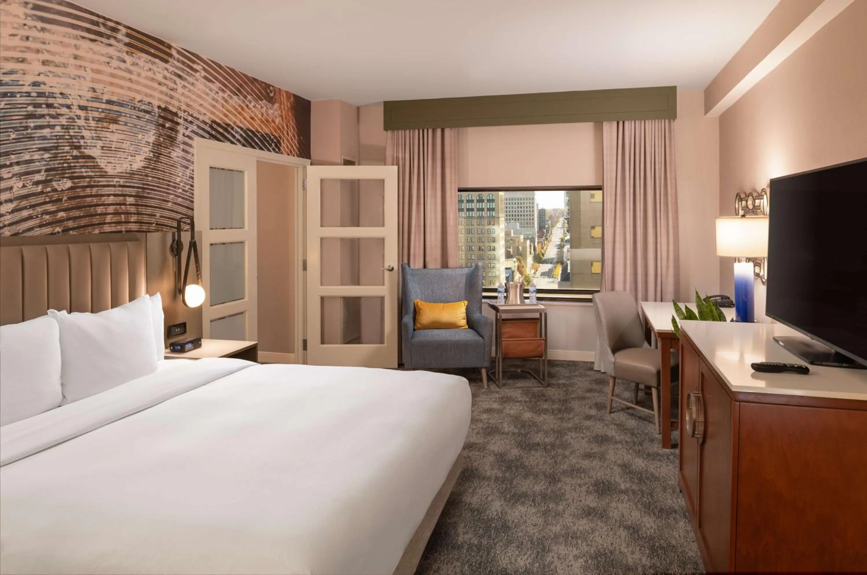 Bed in Hilton Lexington Downtown