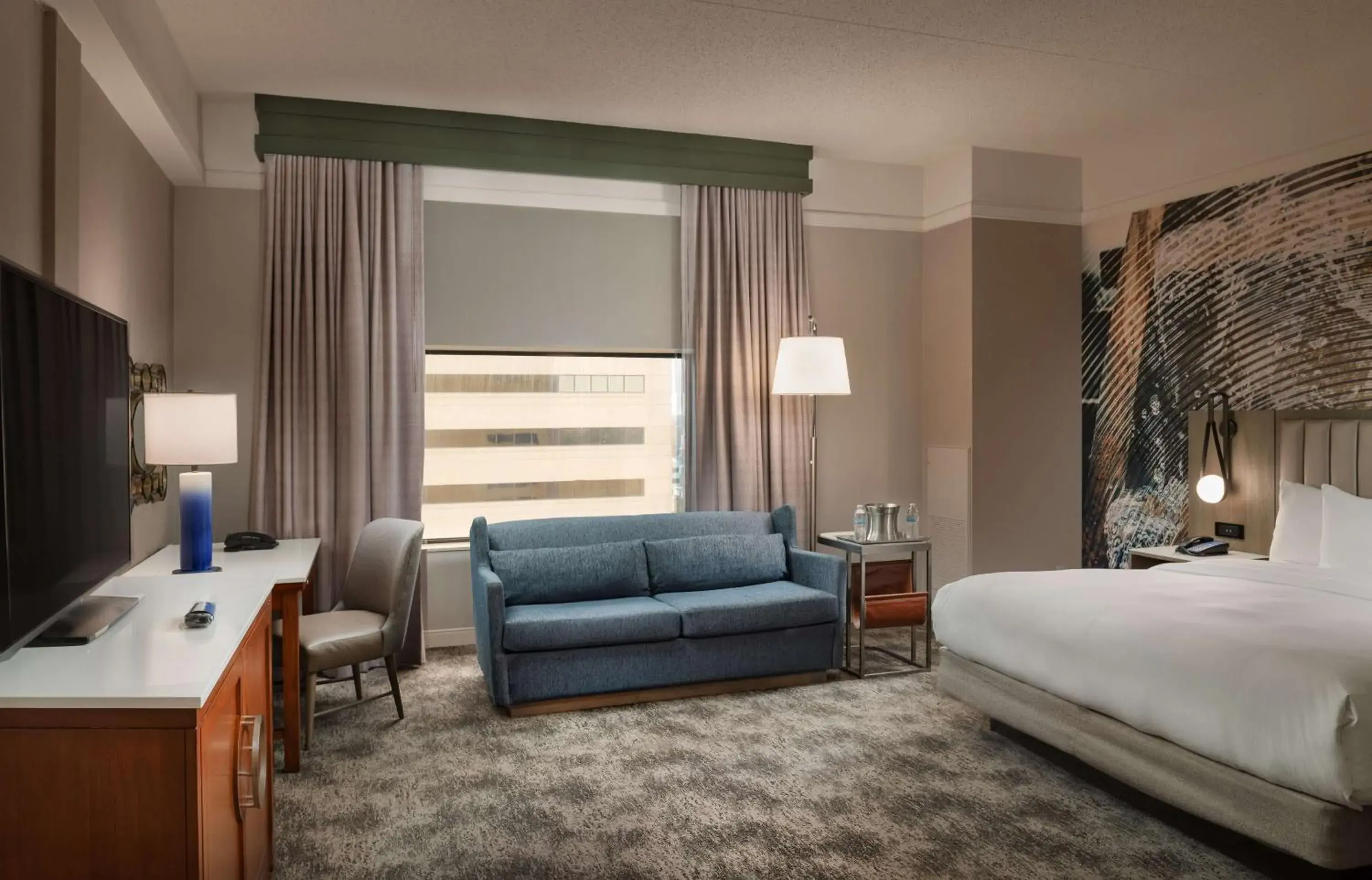 Deluxe King Room in Hilton Lexington Downtown Deluxe King Room in Hilton Lexington Downtown