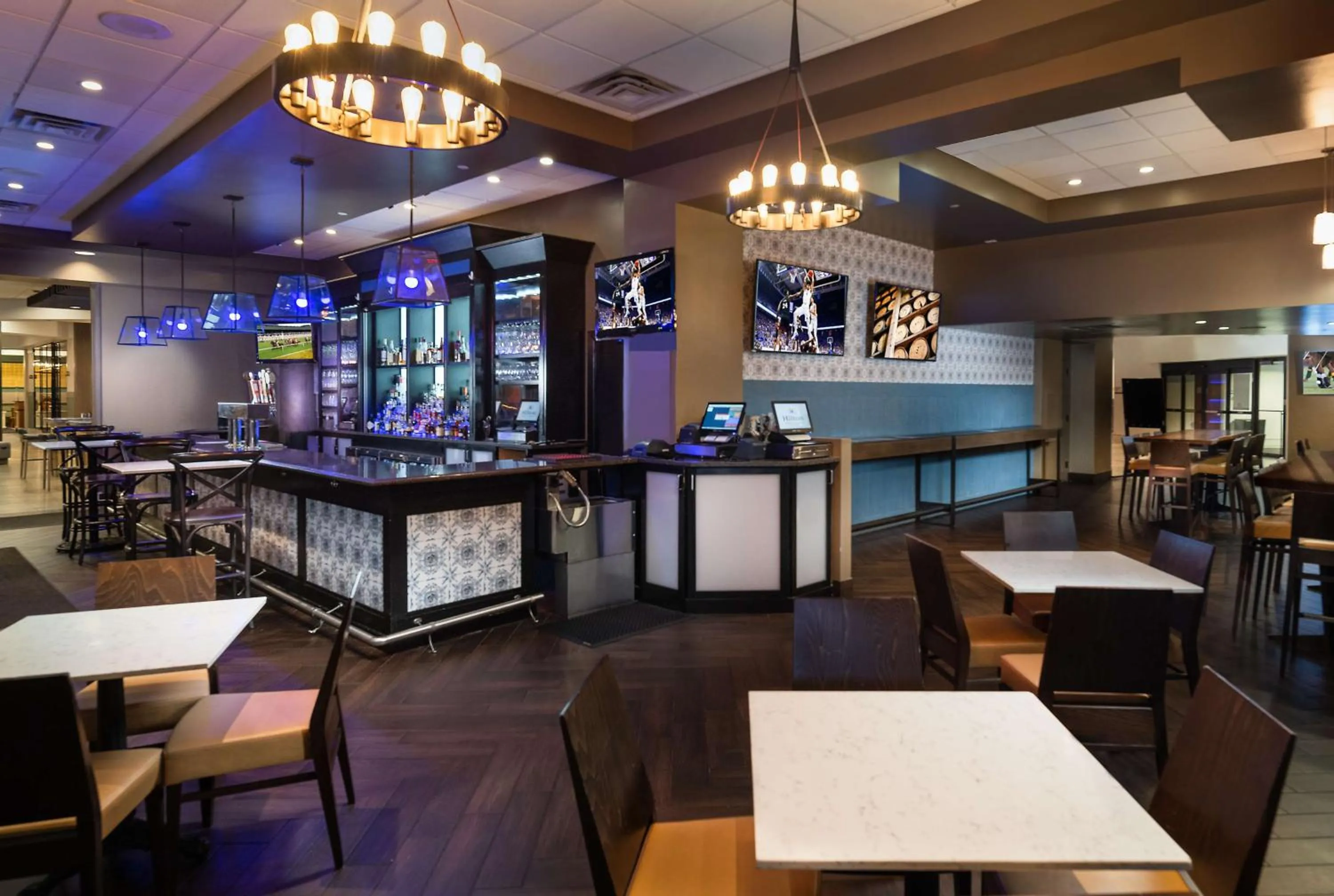 Lounge or bar in Hilton Lexington Downtown