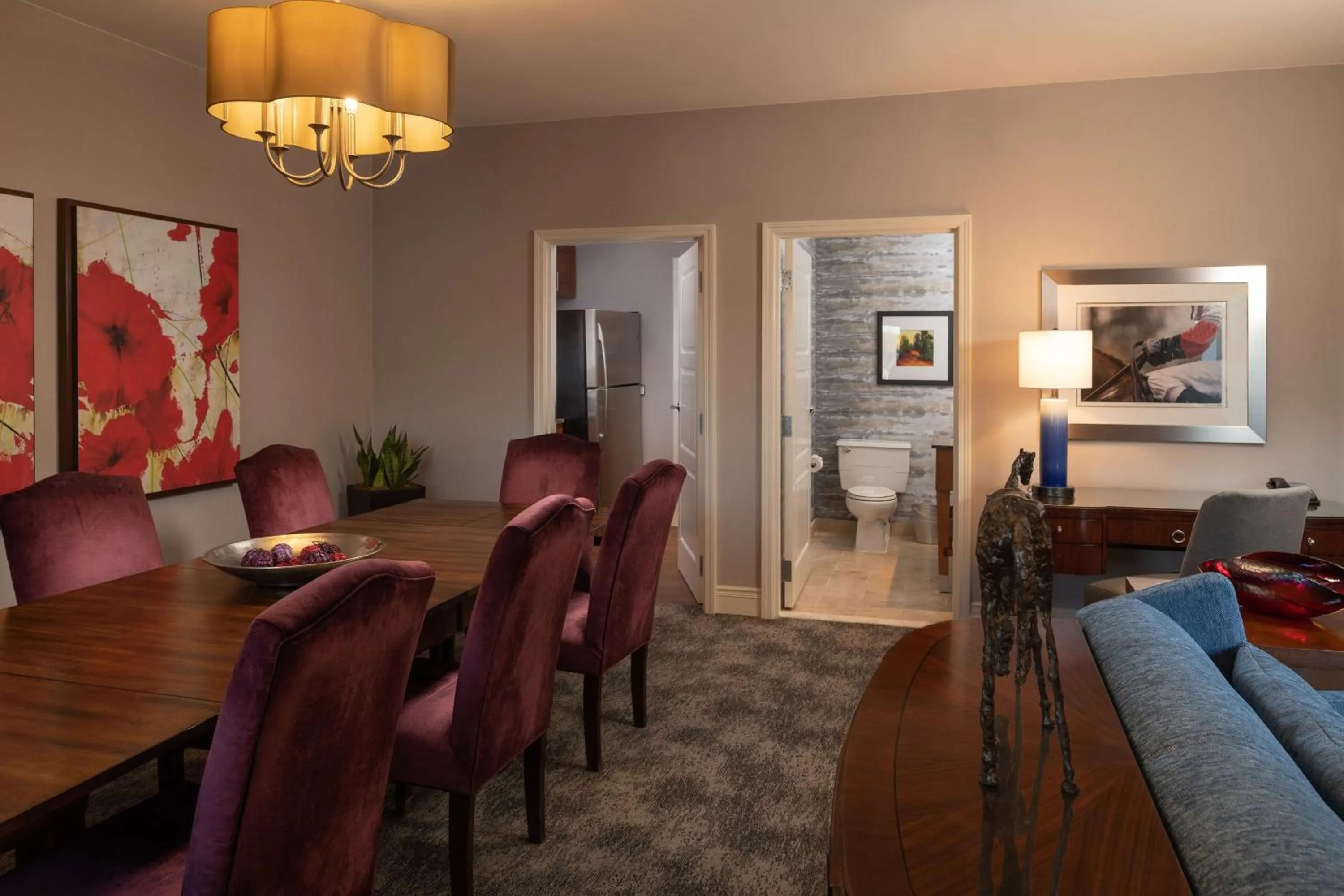 Living room in Hilton Lexington Downtown