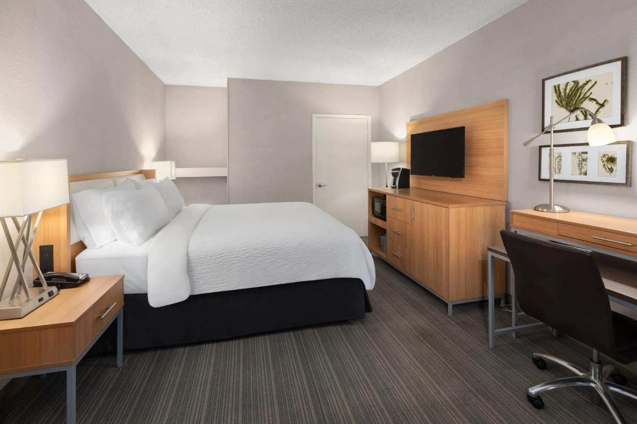 Photo of the whole room, Bed in Holiday Inn El Paso West – Sunland Park by IHG