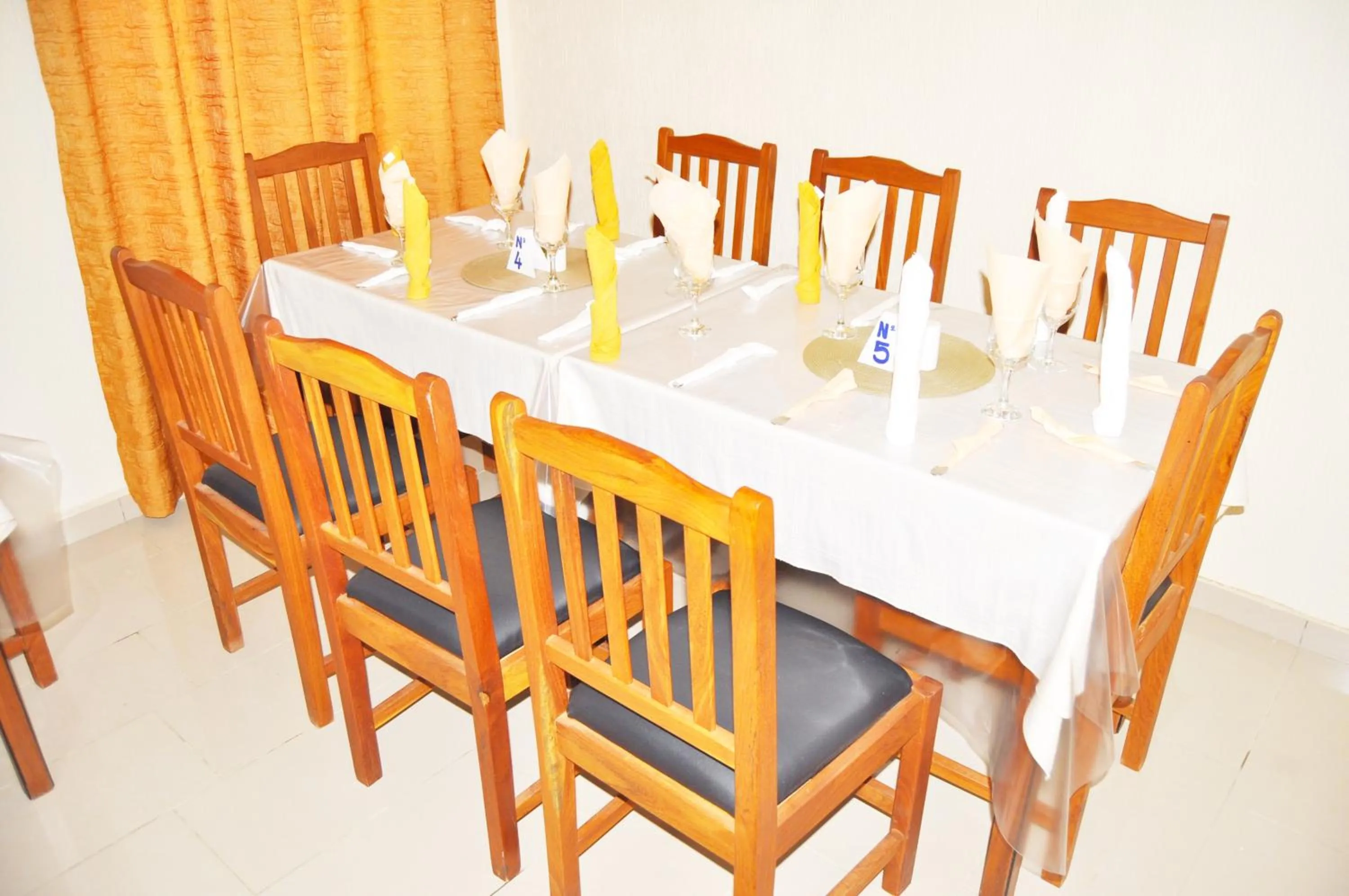 Restaurant/places to eat in Hôtels Résidences Easy