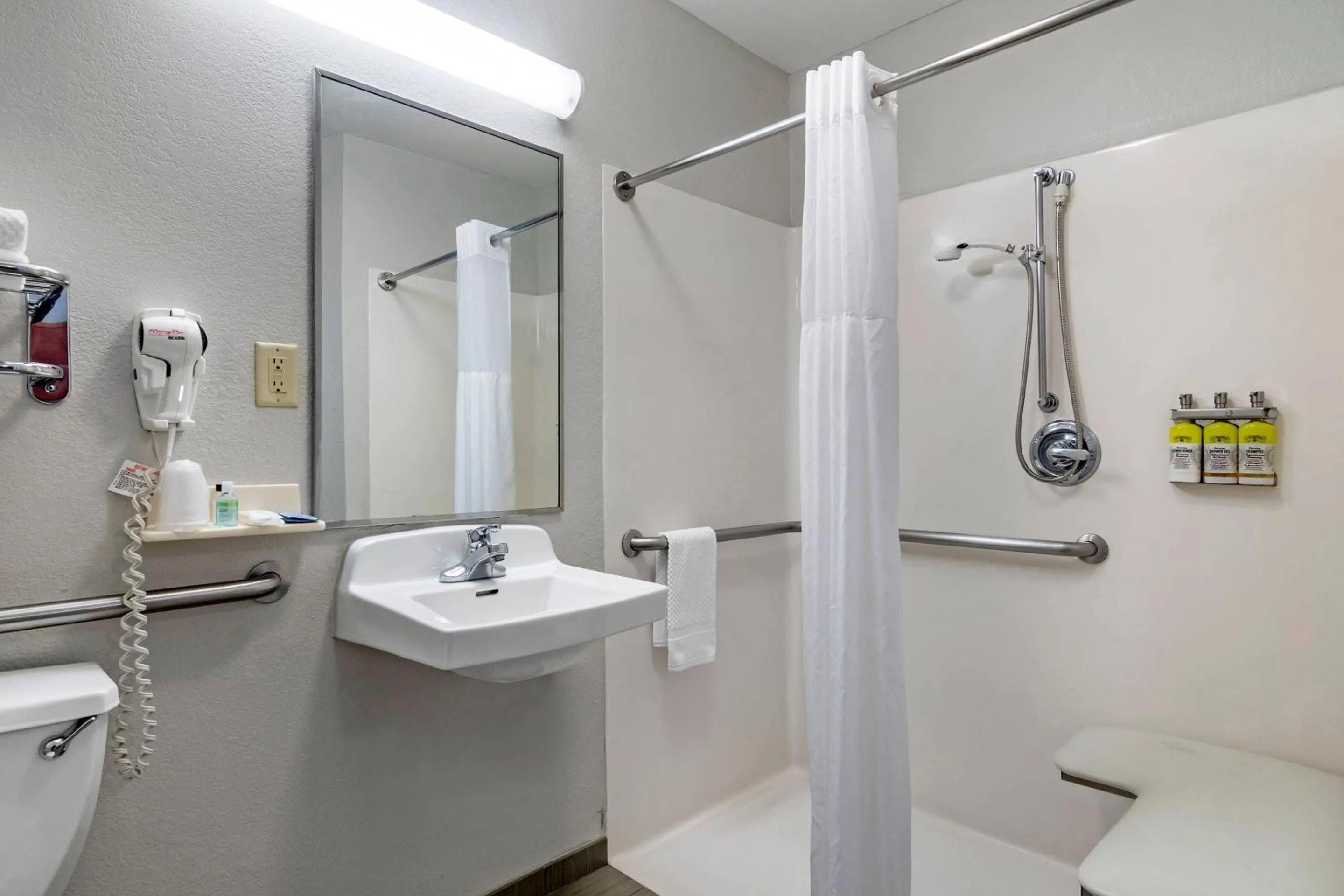 Bedroom in MainStay Suites Emporia