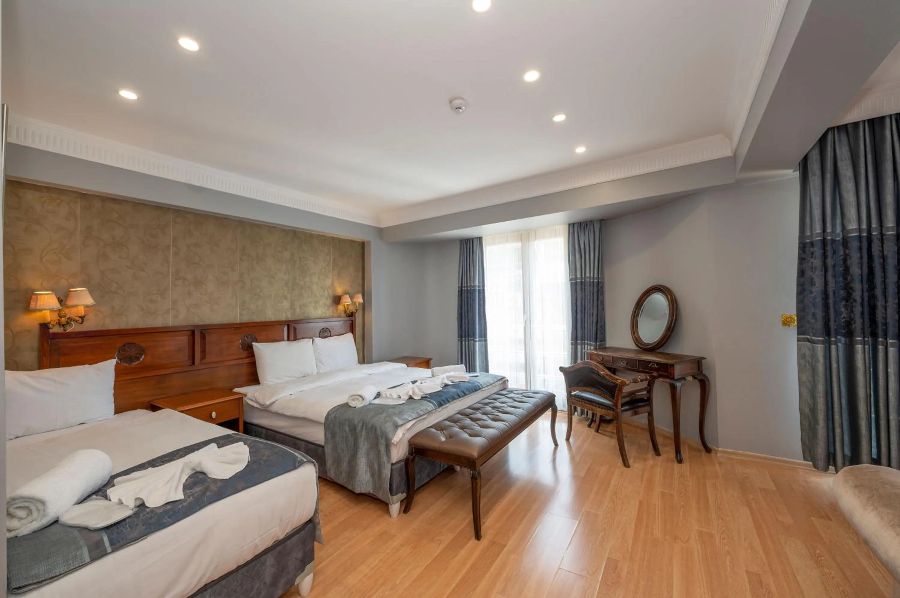 Photo of the whole room, Bed in Valdivia Hotel