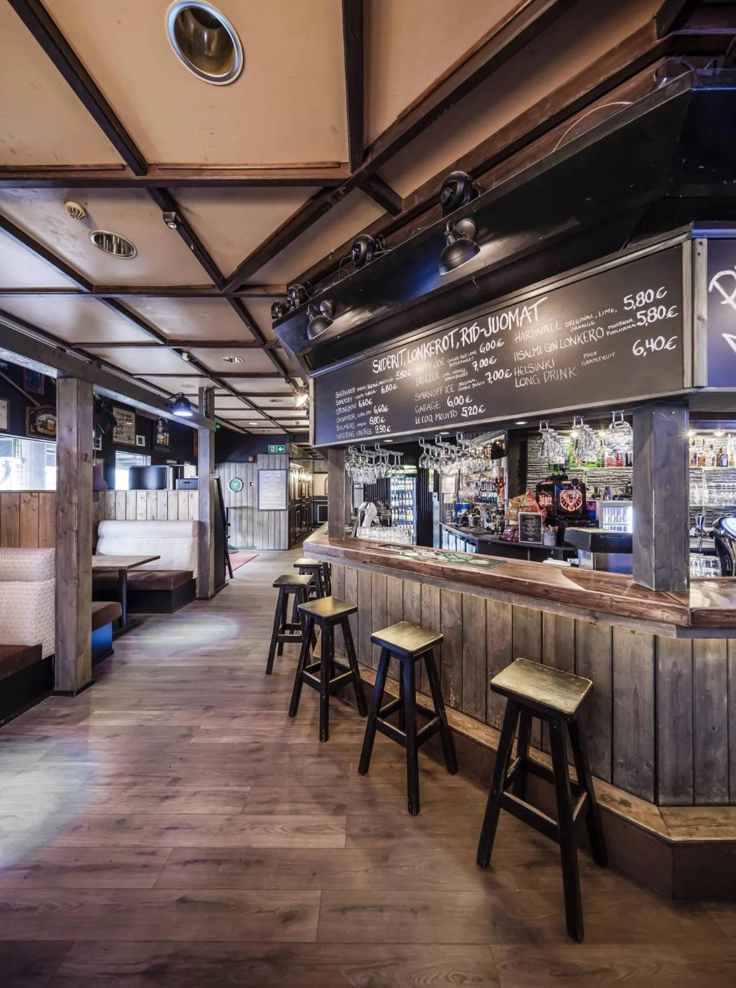 Restaurant/places to eat in Hotel Seurahuone Riihimäki