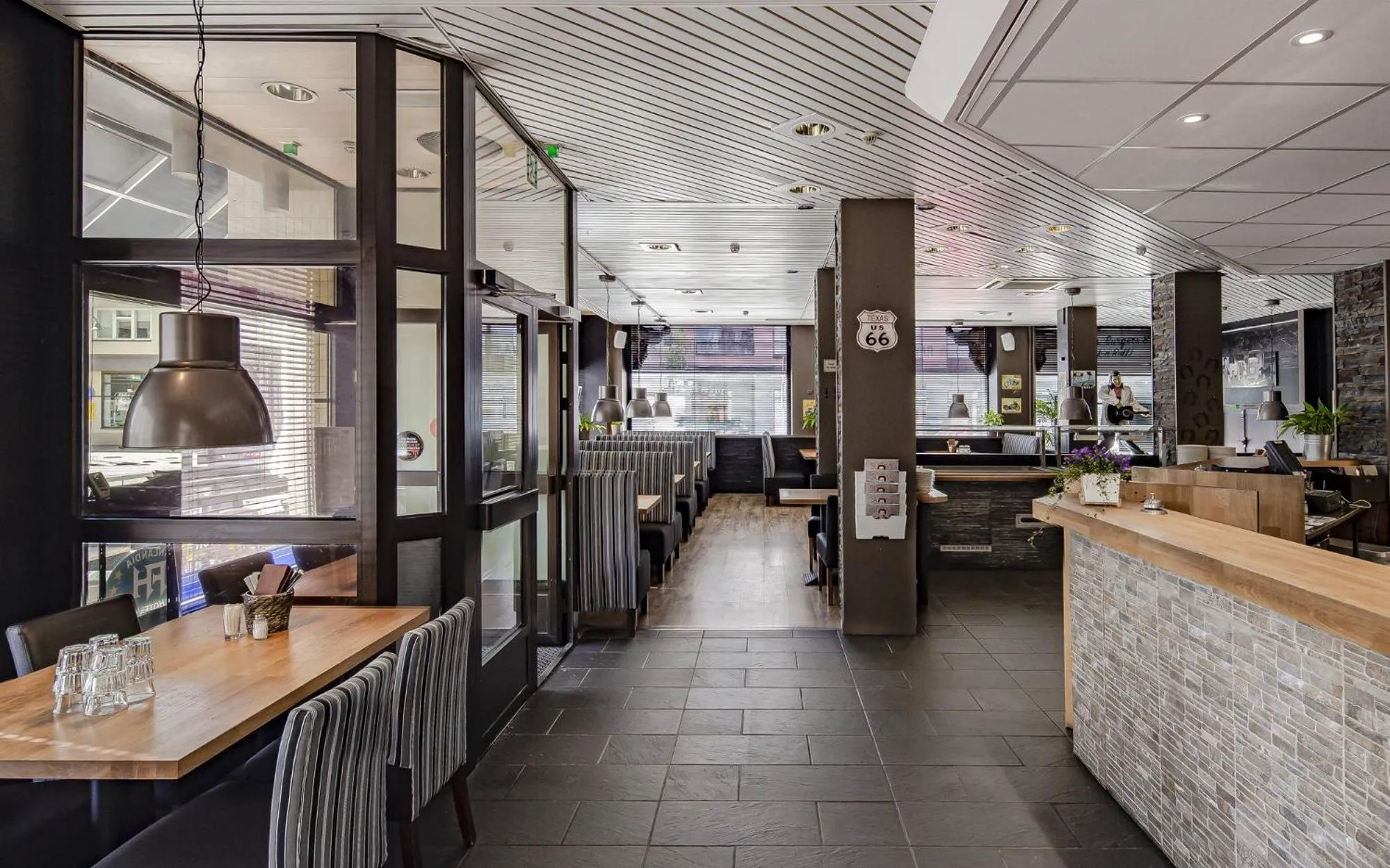 Restaurant/places to eat in Hotel Seurahuone Riihimäki