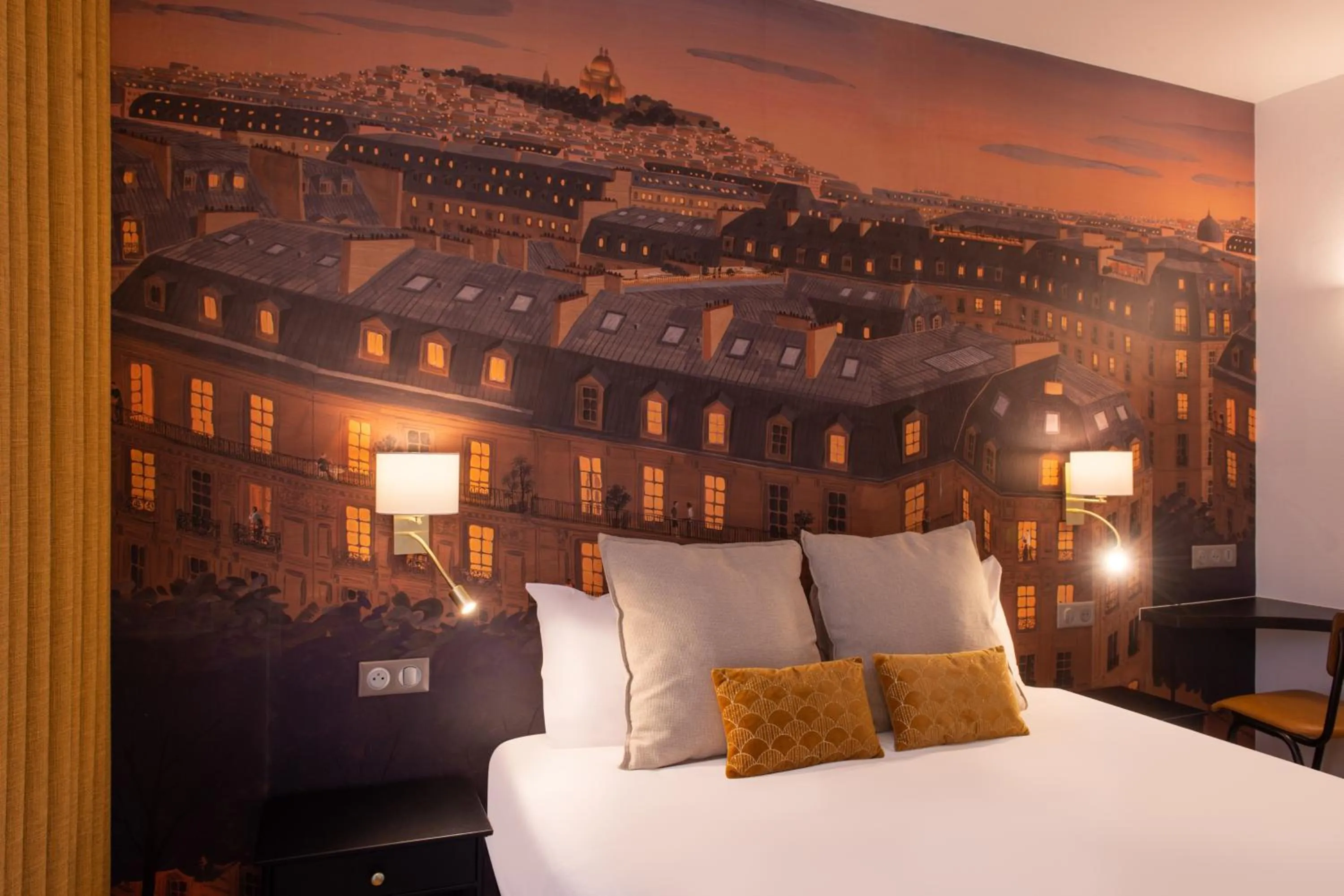 Bed in Au Pacific Hotel