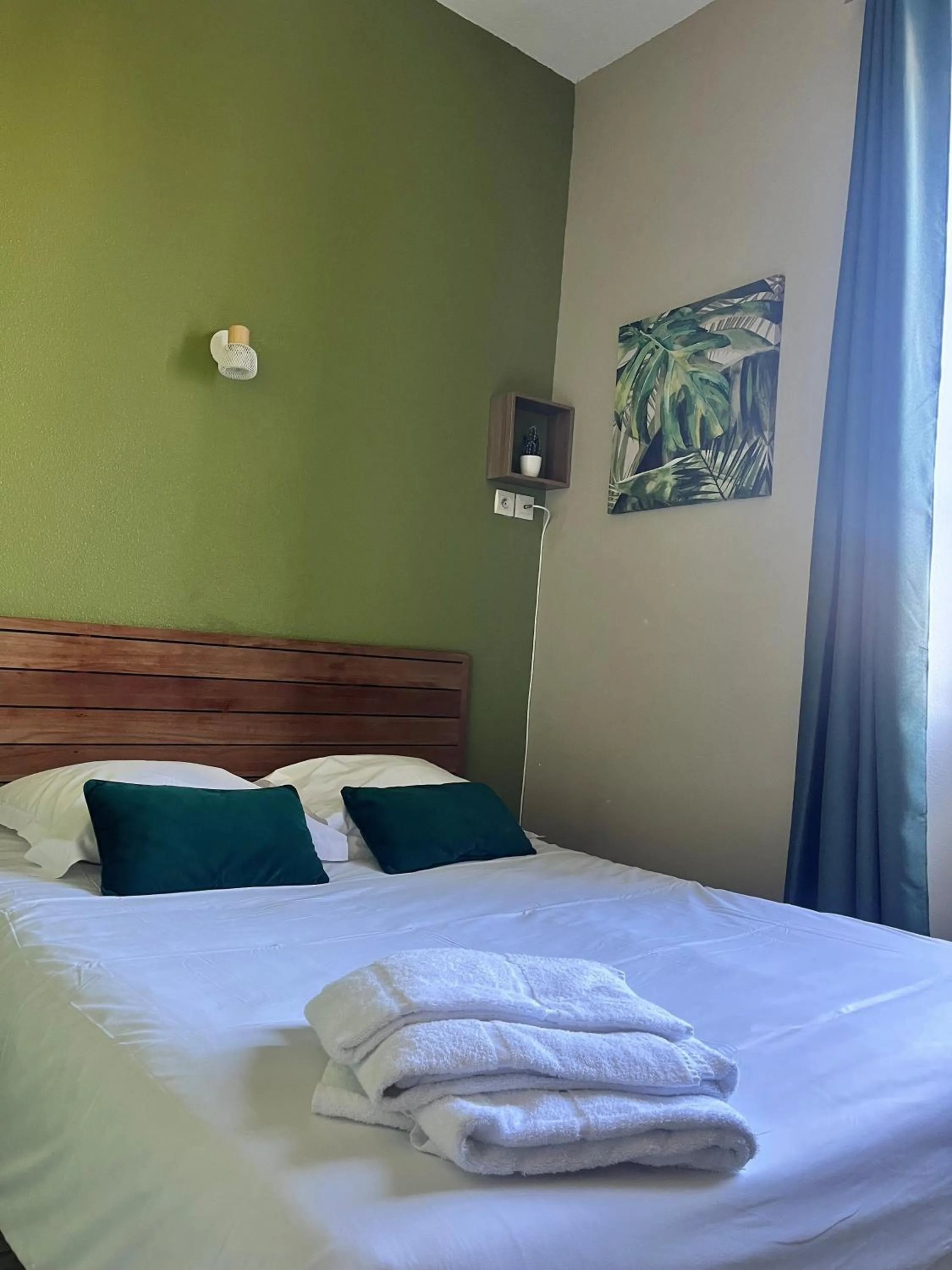 Bed in Hôtel de Bretagne