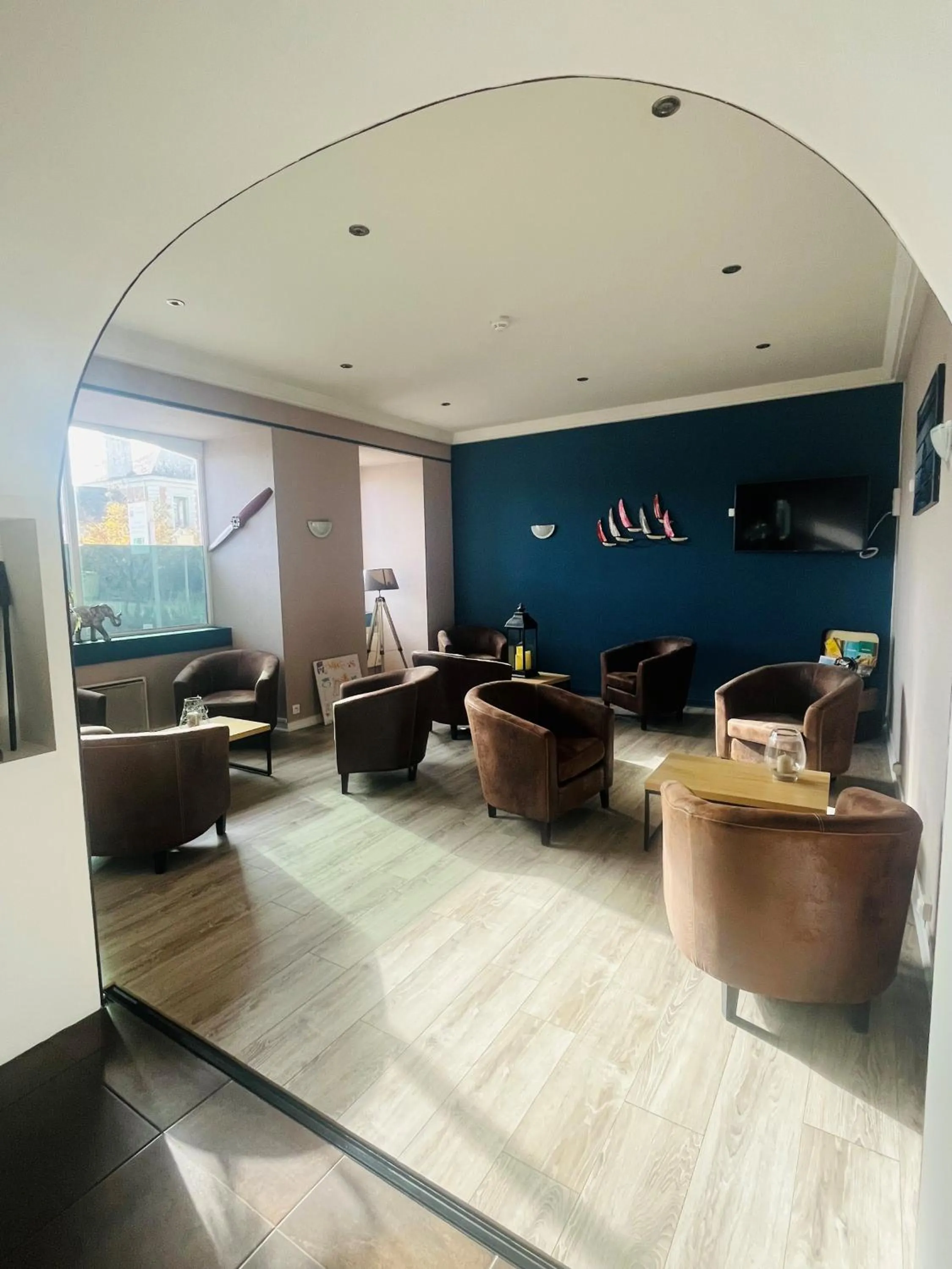 Hôtel de Bretagne - anciennement Queen Serenity Hotel